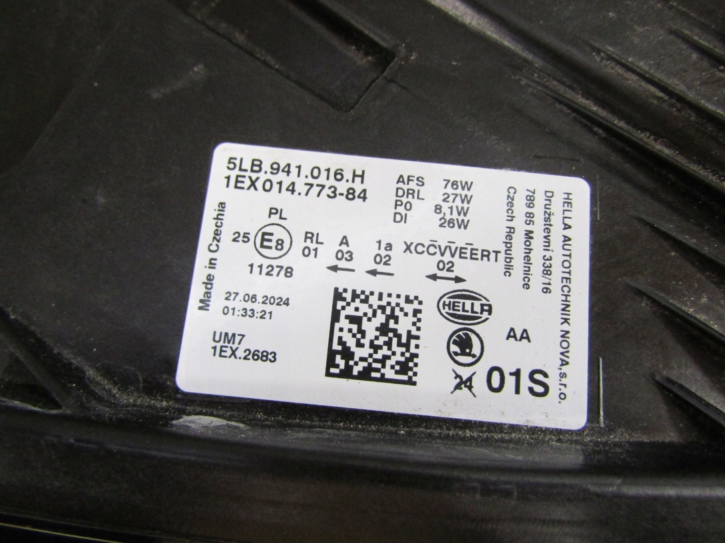 SKODA ENYAQ LED HEADLIGHT 20- RH RIGHT 5LB941016H