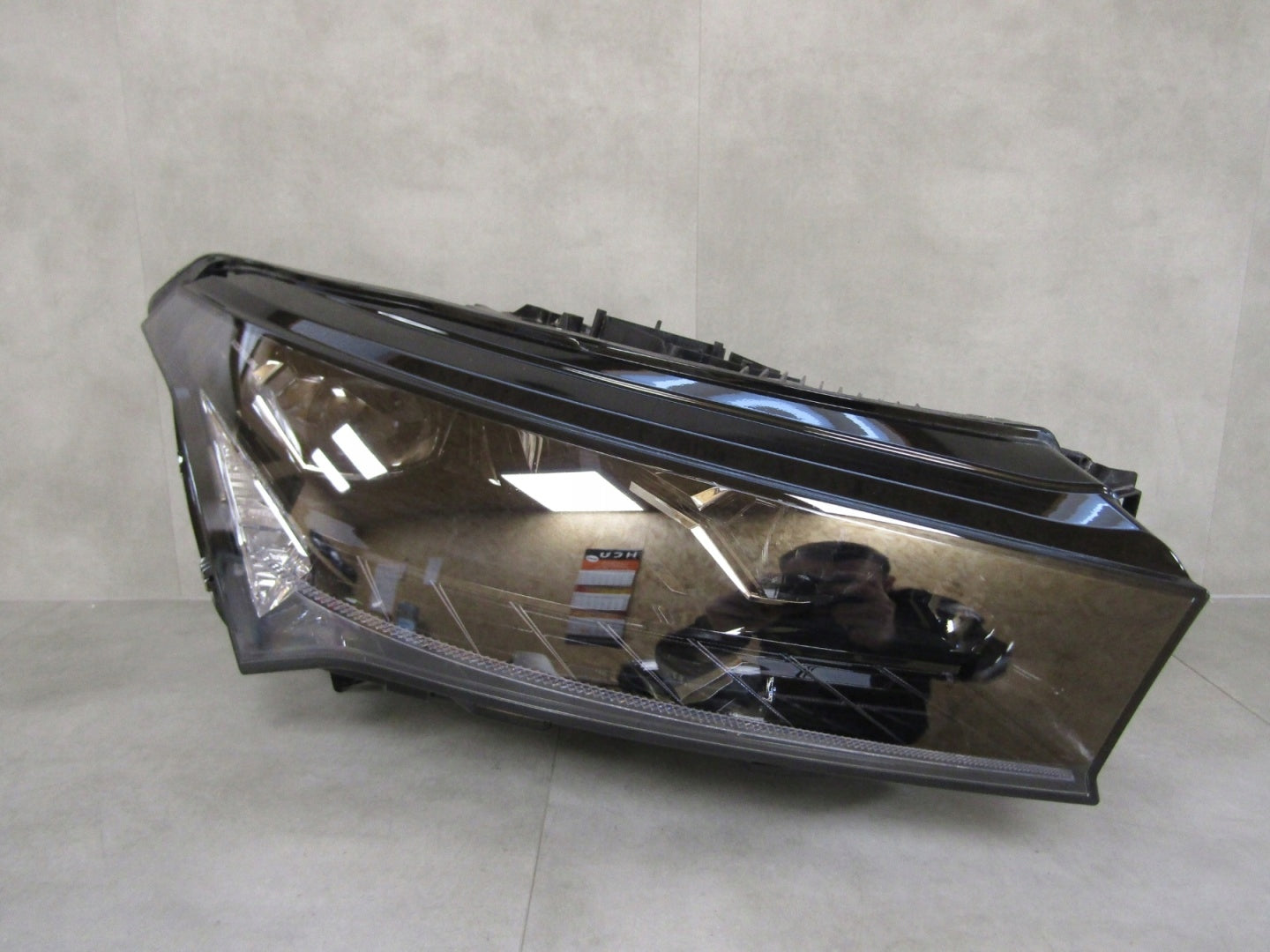 SKODA ENYAQ LED HEADLIGHT 20- RH RIGHT 5LB941016H