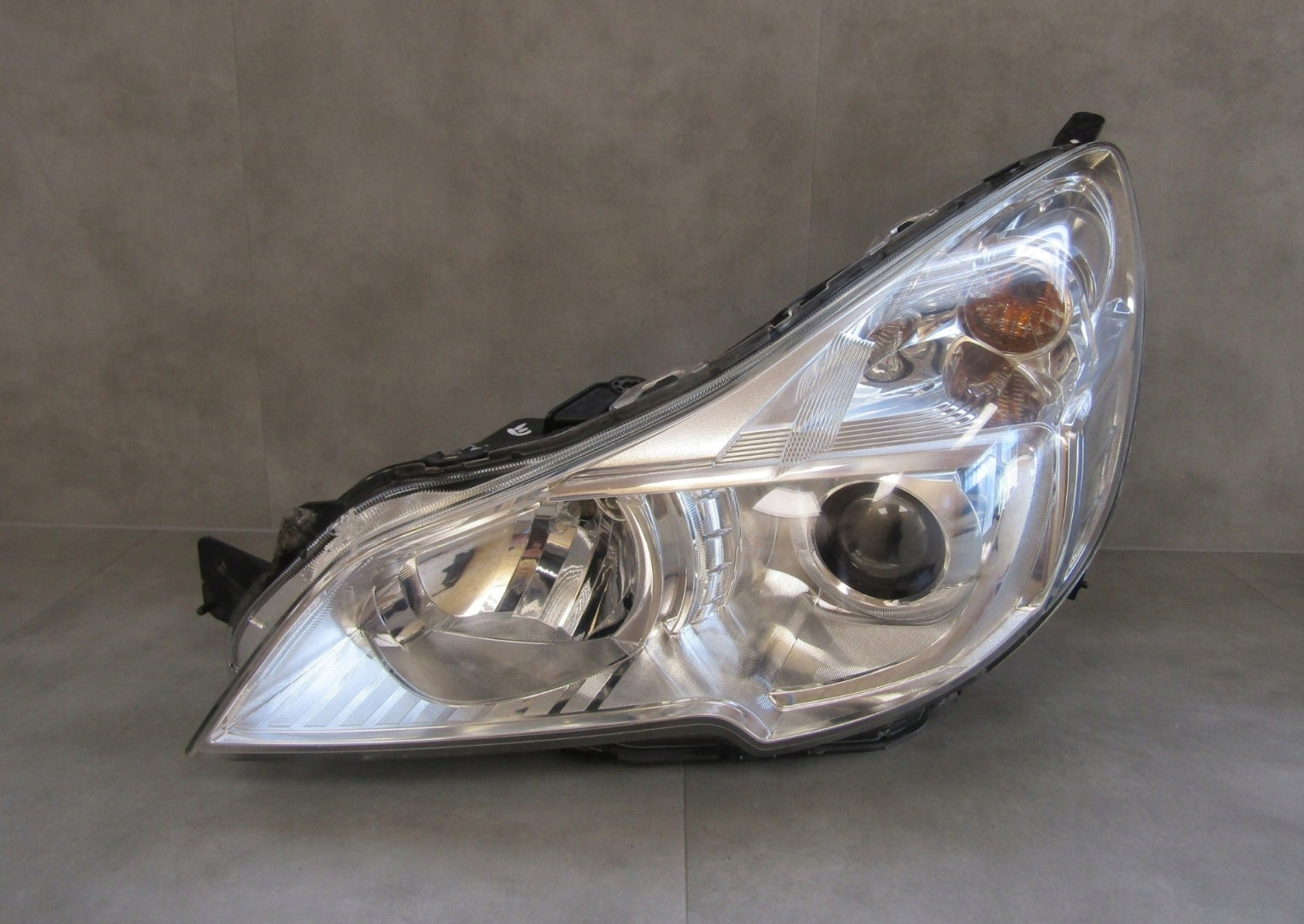 SUBARU LEGACY V OUTBACK IV XENON HEADLIGHT 09-12 LH LEFT