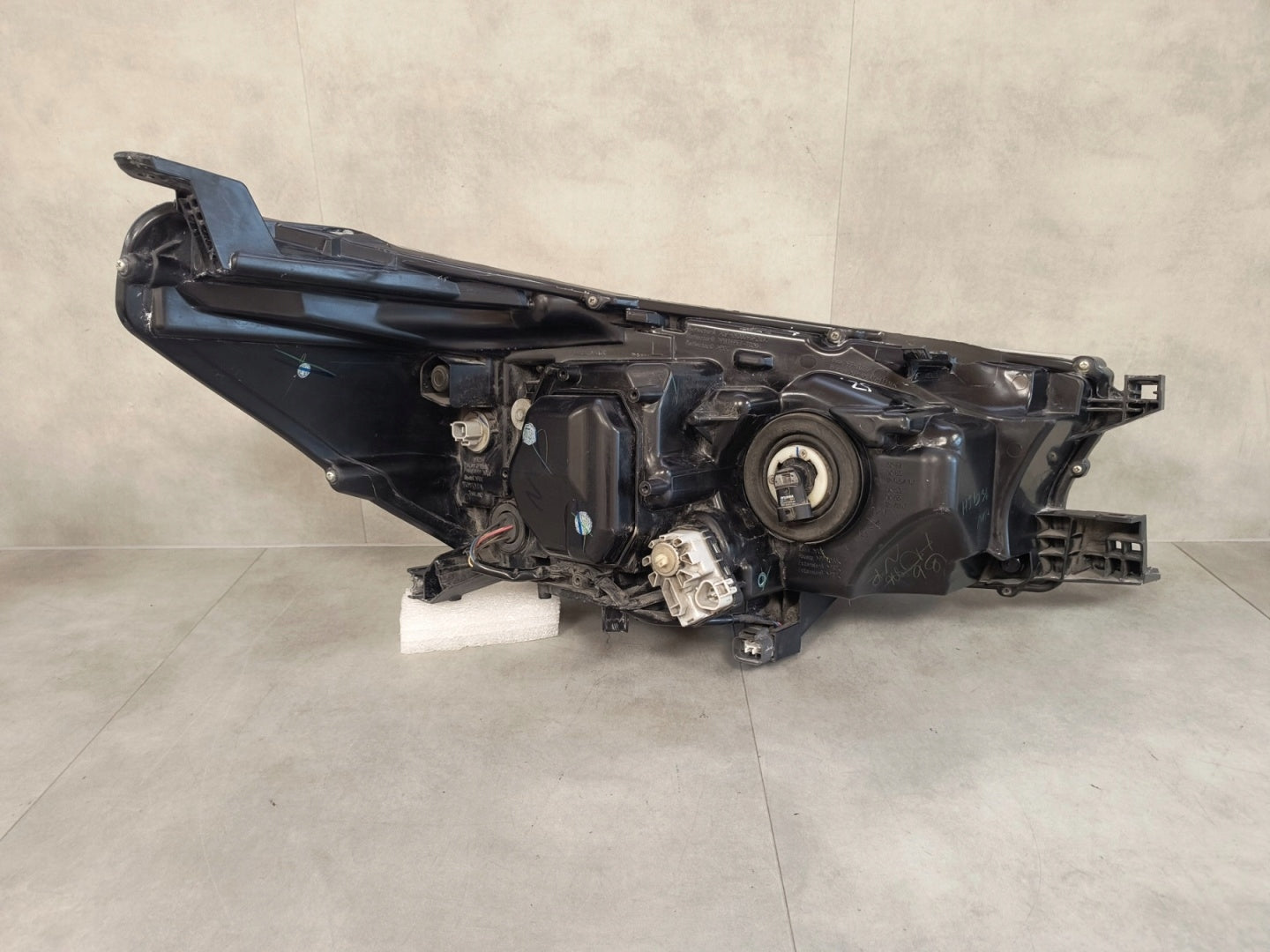 HEADLIGHT TOYOTA HILUX 8 VIII LED LEFT LH 15-20