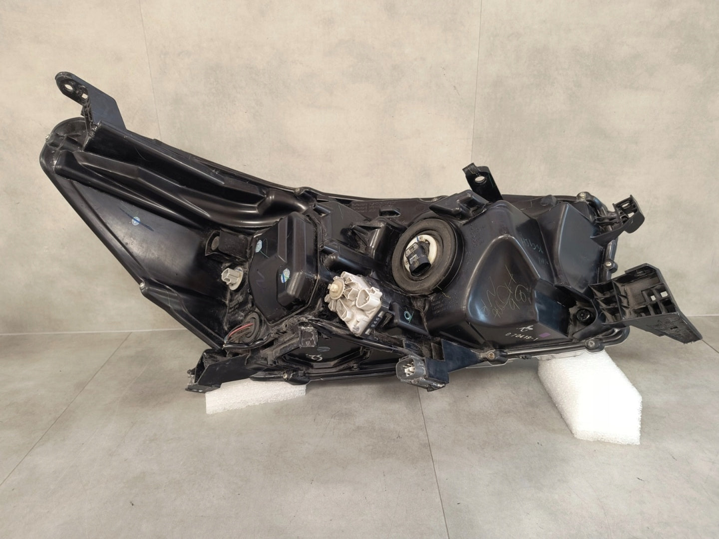 HEADLIGHT TOYOTA HILUX 8 VIII LED LEFT LH 15-20