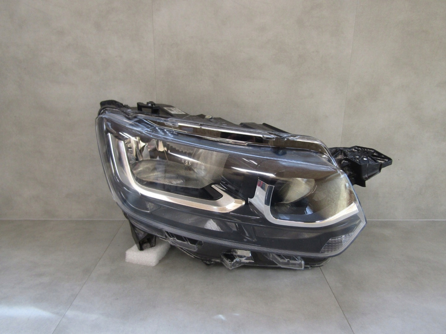 HEADLAMP TOYOTA PROACE CITY REGULAR RH RIGHT 19- 9835780580