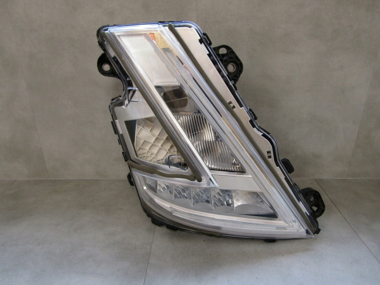 HEADLIGHT VOLVO FH5 FH16 LED LIFT 20- RH RIGHT 24056510