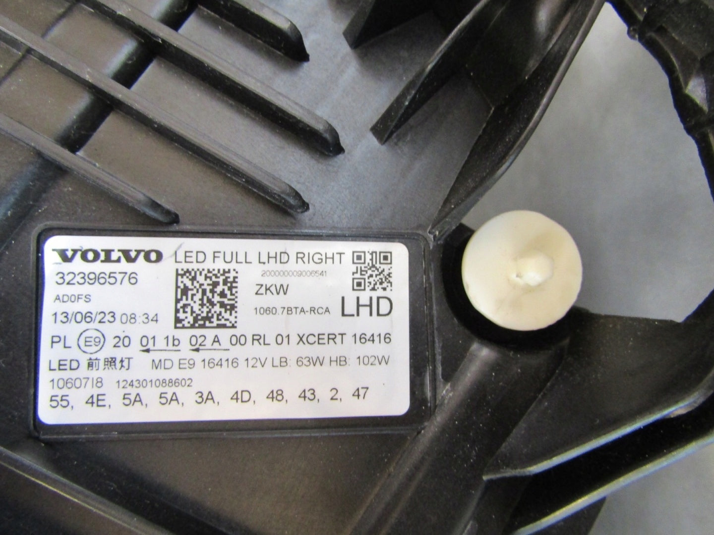 FRONT HEADLIGHT VOLVO XC60 FULL LED BLACK 17-24 RH RIGHT COMPLETE 32396576