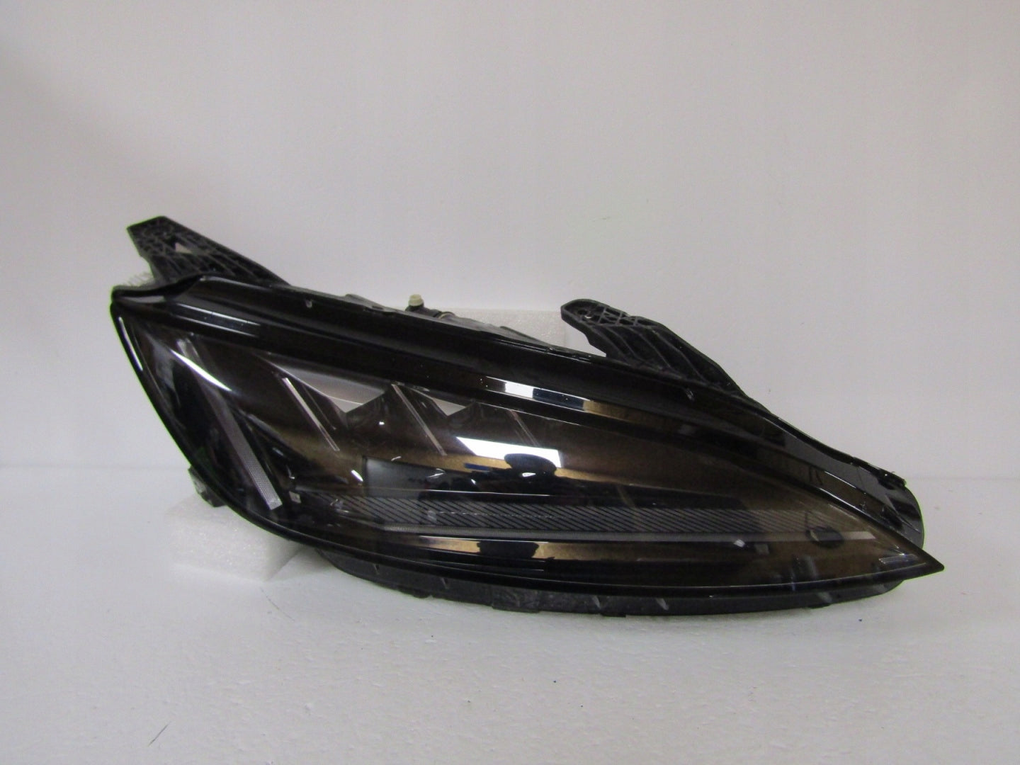 XPENG G3 EV FULL LED HEADLIGHT 18-23 RH