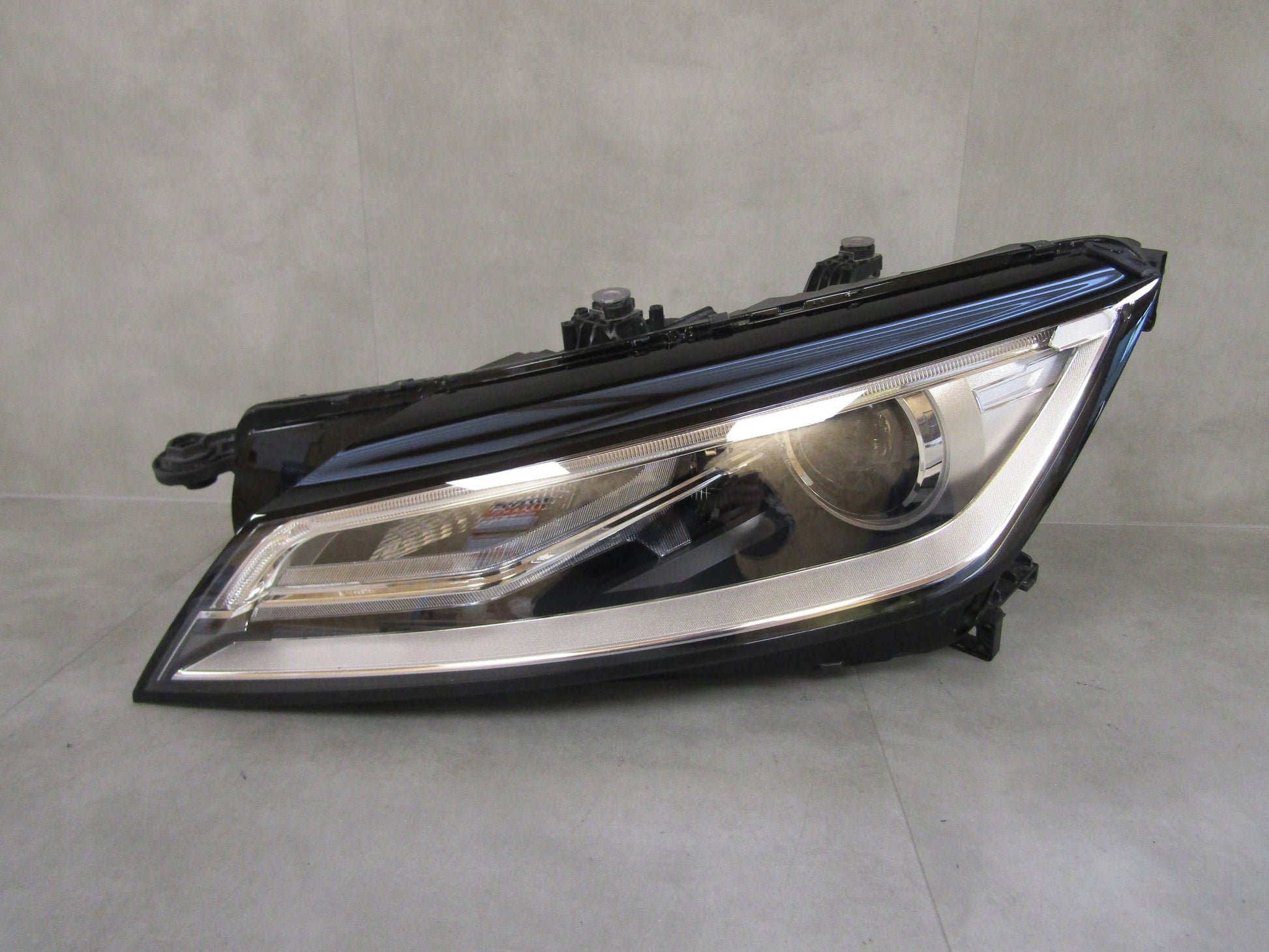 Audi TT 8S0 Xenon Headlight Left 14-23 LH 8S0941005F