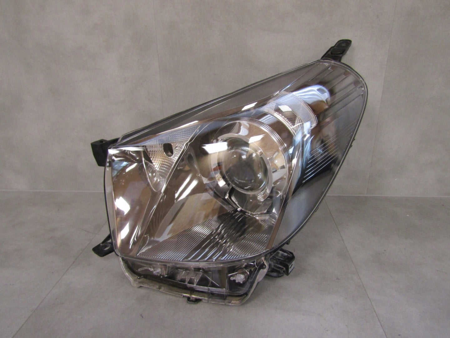 Aston Martin Cygnet 11-13 Front Lamp | Standard Lens | LH | Left | KOITO 74-1