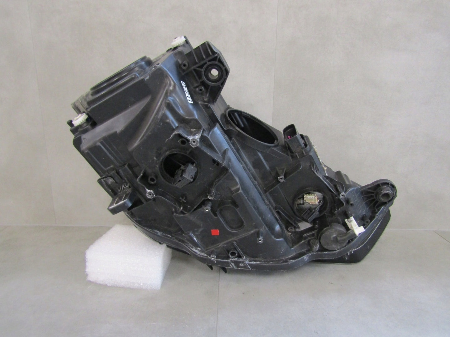 Audi A3 8V 12-16 LH Xenon Headlight 8V0941005C