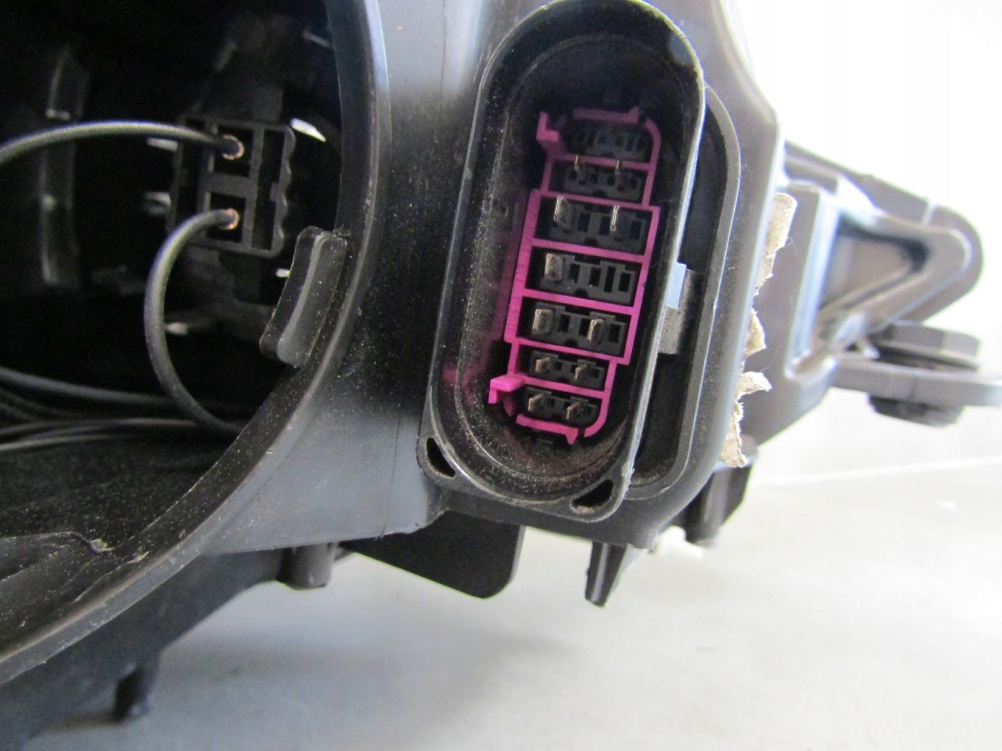 Audi A3 8V 12-16 LH Xenon Headlight 8V0941005C