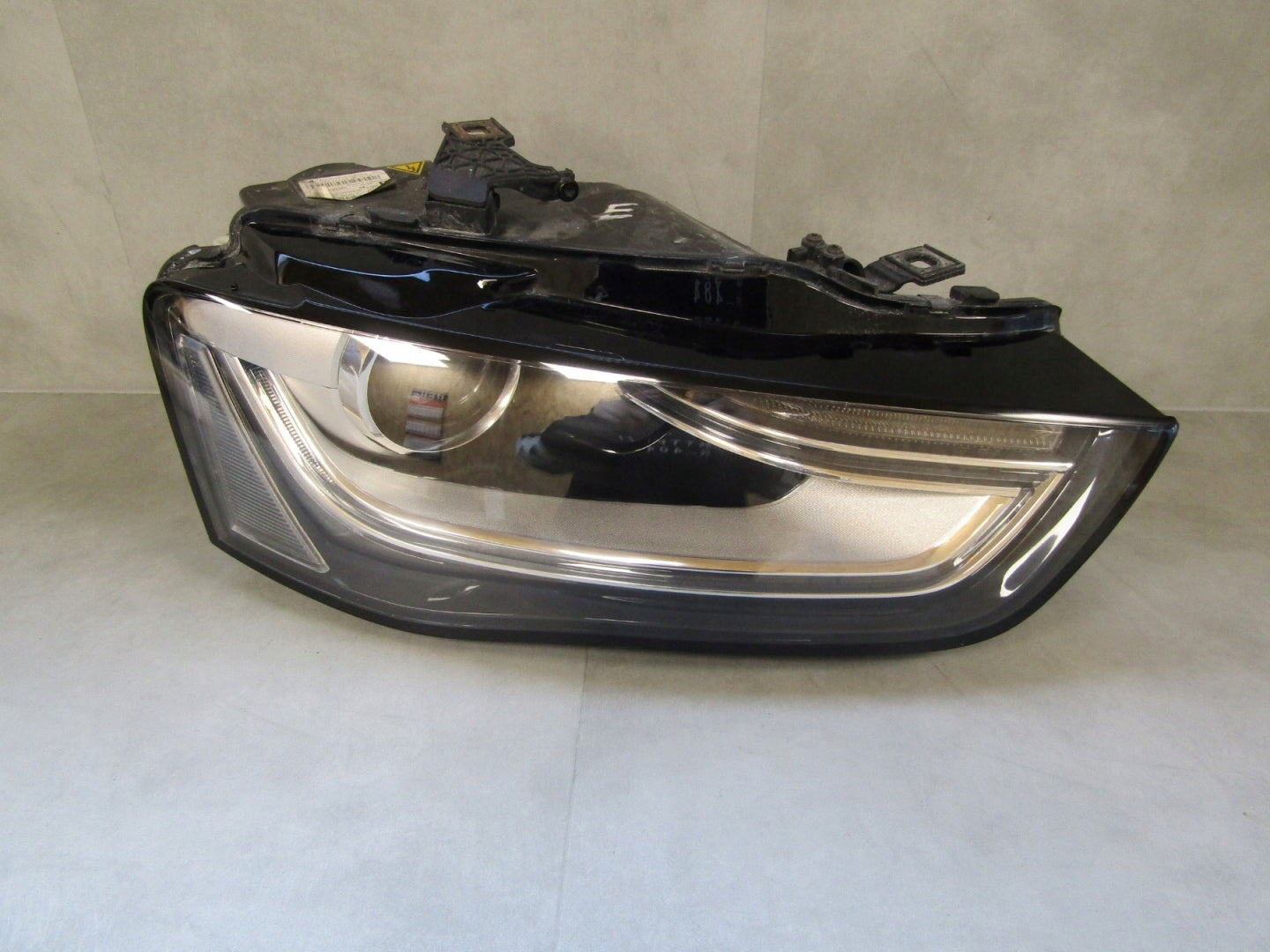 Audi A4 B8 8K0 Lift Xenon Headlight 11-15 RH 8K0941006C