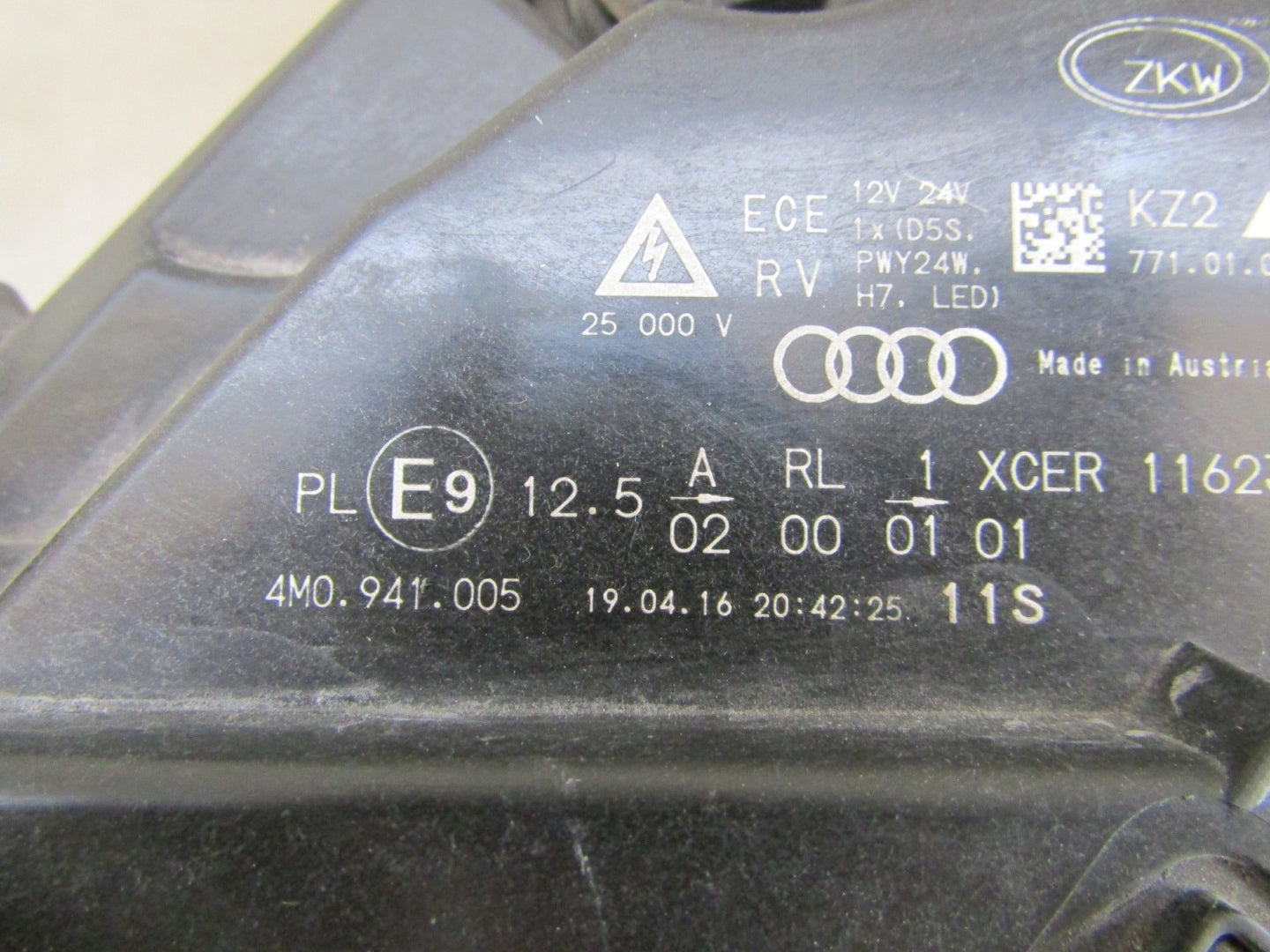 Audi Q7 4M0 Xenon Headlight 15-19 LH 4M0941005