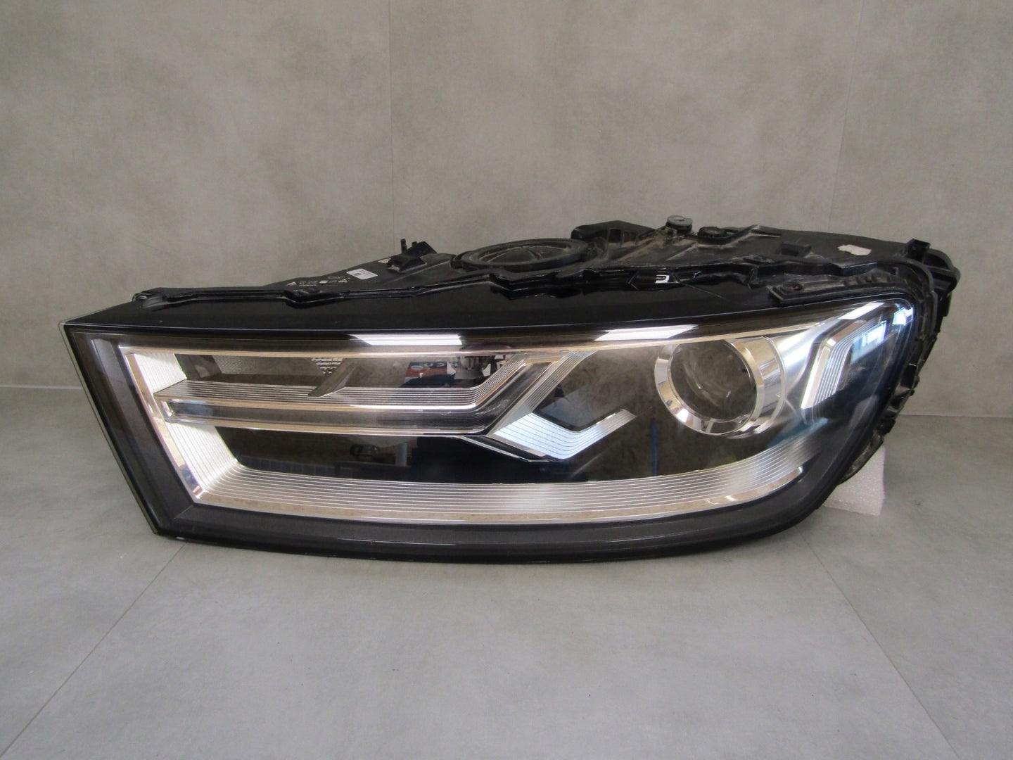 Audi Q7 4M0 Xenon Headlight 15-19 LH 4M0941005