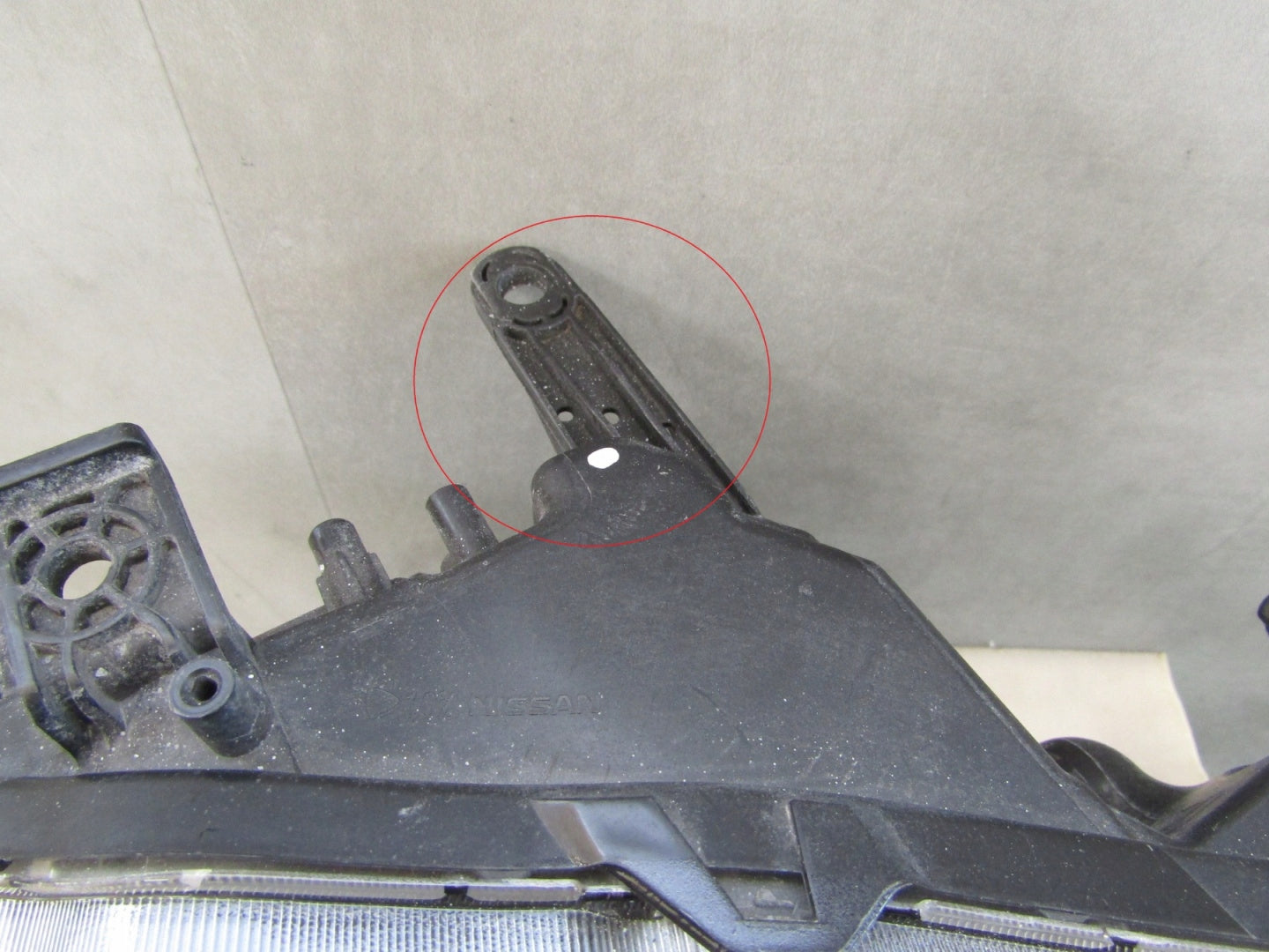 Nissan X TRAIL T32 Standard Headlight 13-17 RH