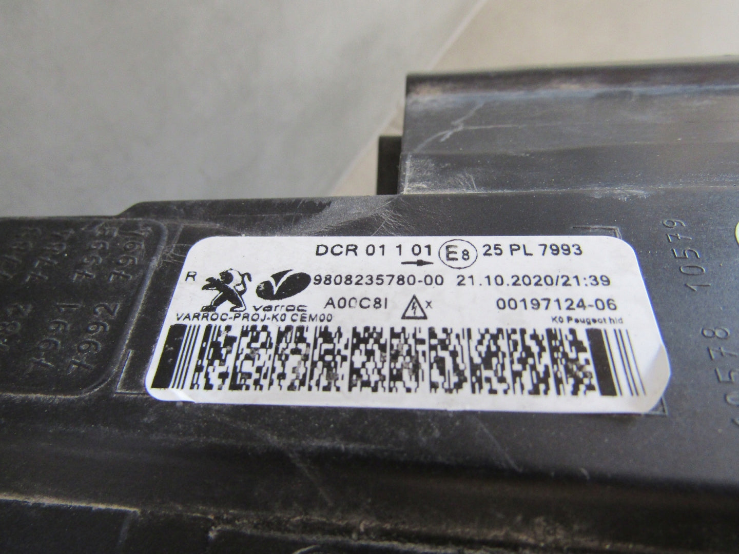Peugeot Expert 3 III Xenon Headlight RH 16-23 9808235780
