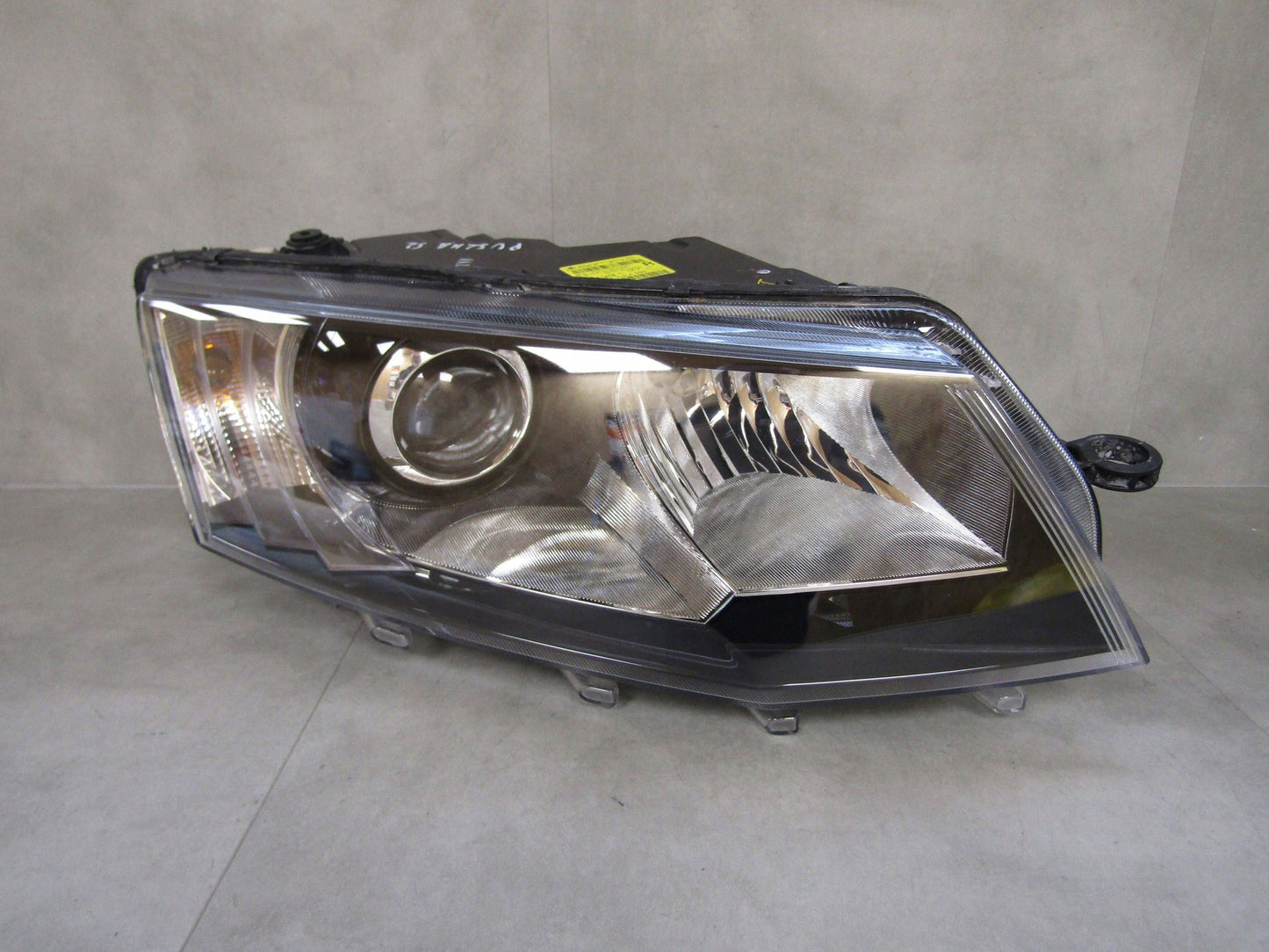 Front Lamp Skoda Octavia 3 III Xenon Non-swiveling 12-16 RH Right 5E1941016A