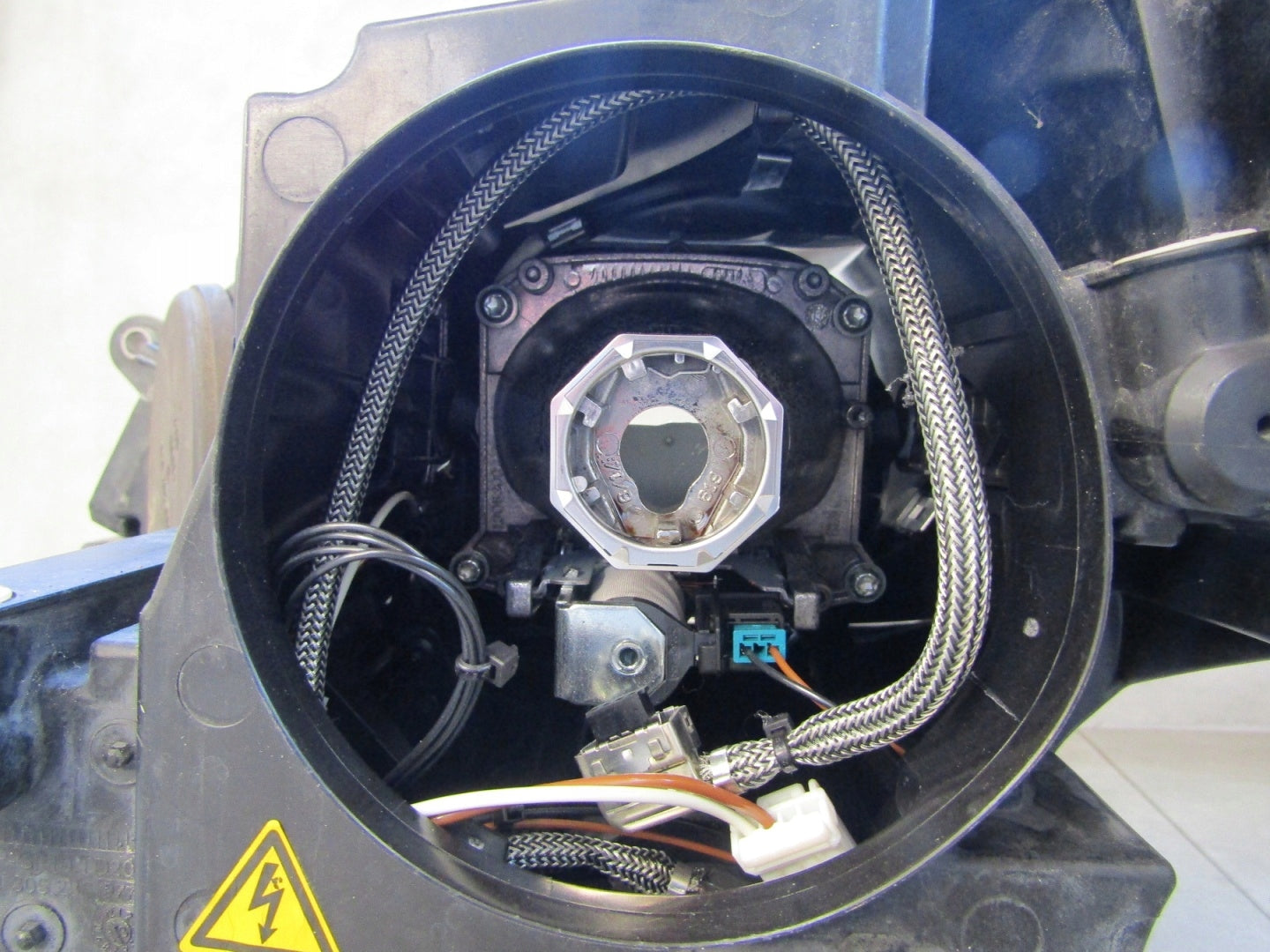 Front Lamp Volkswagen Passat CC LIFT XENON NON-SWIVELING WITHOUT LED 12-16 RH P