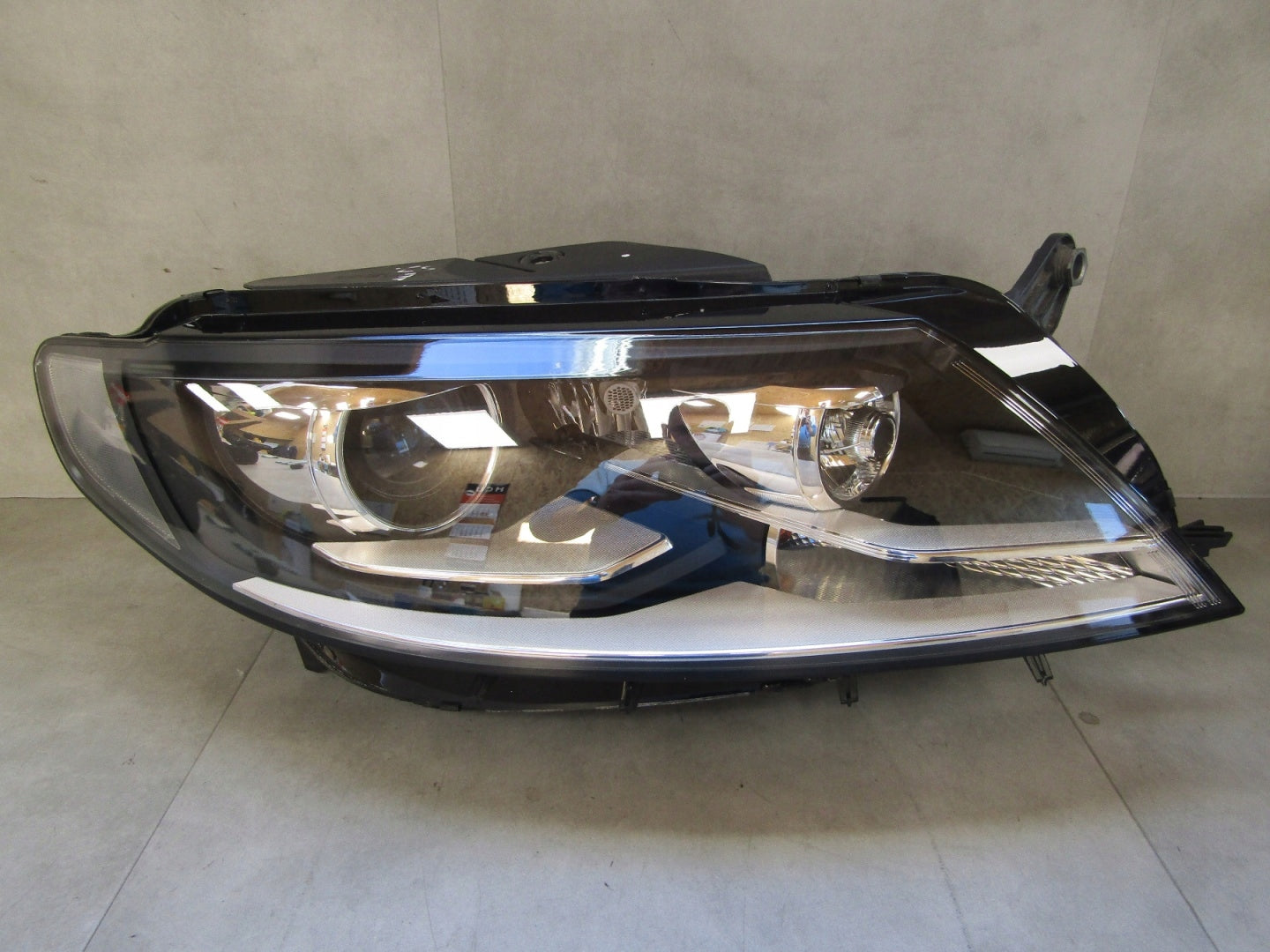 Front Lamp Volkswagen Passat CC LIFT XENON NON-SWIVELING WITHOUT LED 12-16 RH P