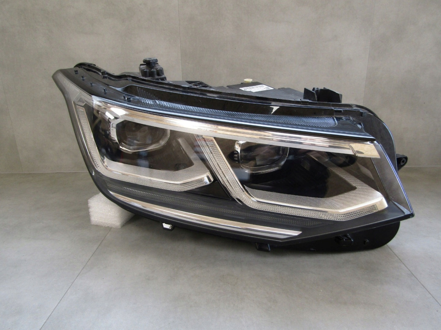 Volkswagen Tiguan 2 II LIFT IQ LIGHT 20-24 RH RIGHT HEADLIGHT 5NB941082C