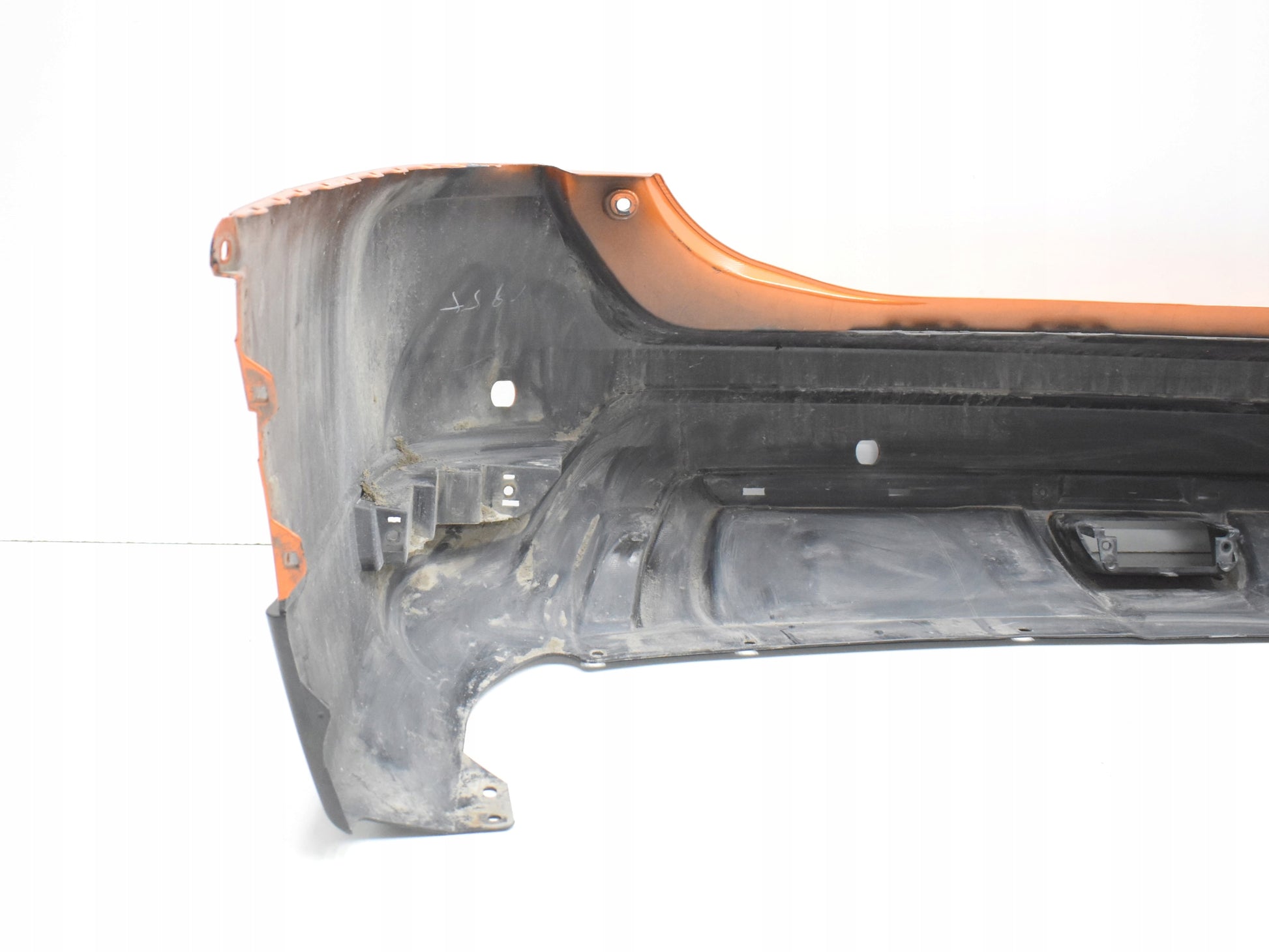 NISSAN X TRAIL T32 REAR BUMPER LIFT ORIGINAL