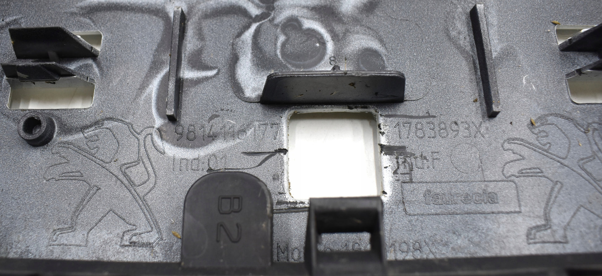 PEUGEOT 2008 LIFT FRONT BUMPER ORIGINAL + LOWER PART