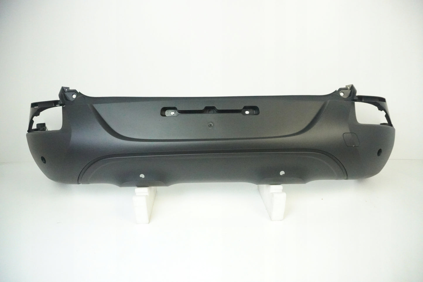 RENAULT KADJAR 15-18 FACTORY NEW REAR BUMPER 4 PDC ORIGINAL OE