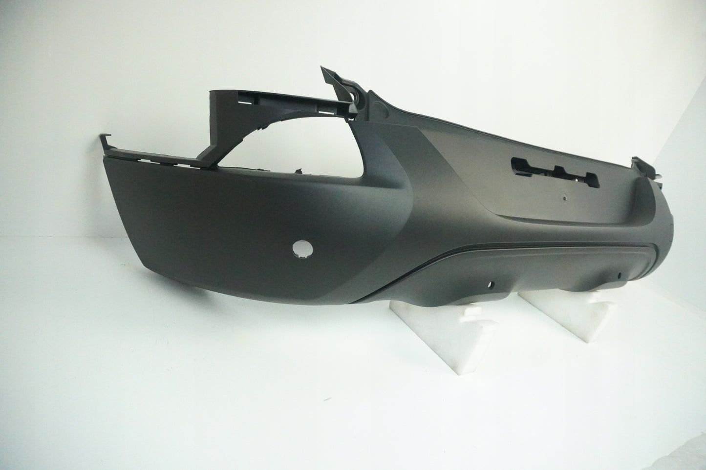 RENAULT KADJAR 15-18 FACTORY NEW REAR BUMPER 4 PDC ORIGINAL OE