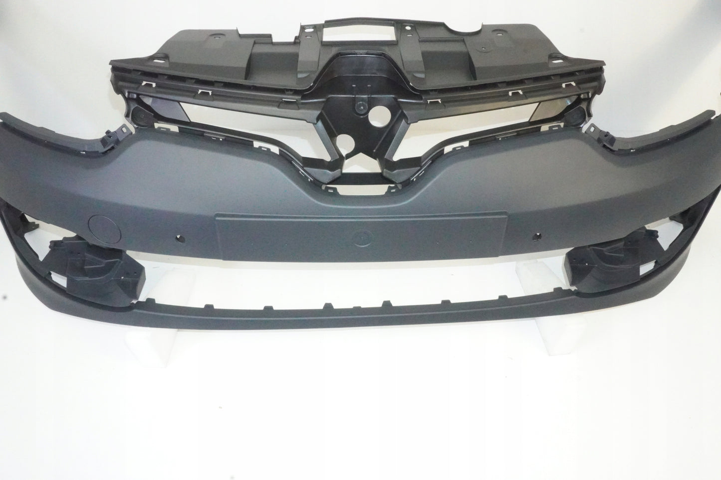 RENAULT MEGANE III 3 LIFT 13- FACTORY NEW FRONT BUMPER PDC ORIG