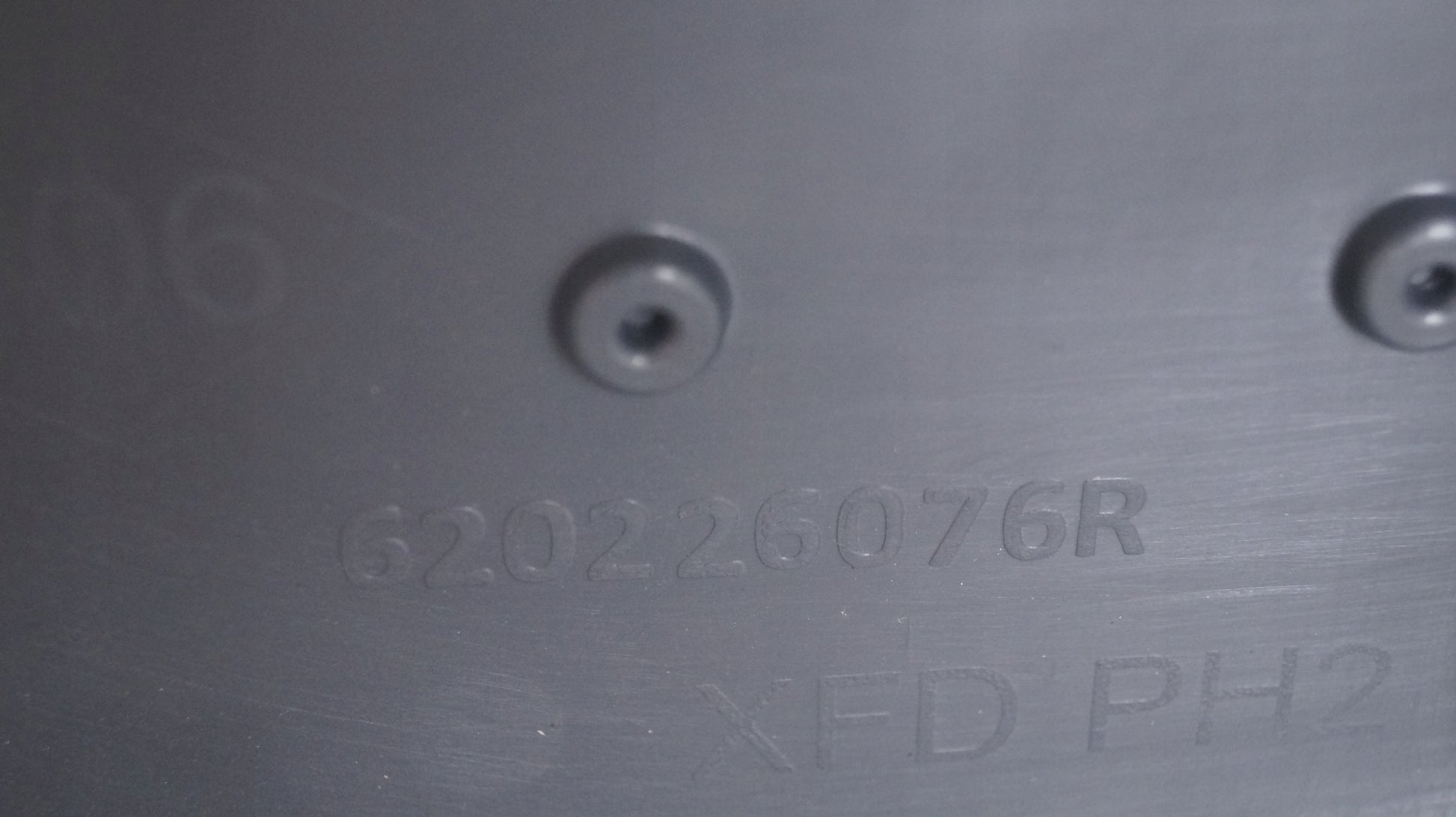 RENAULT TALISMAN LIFT 20- FACTORY NEW FRONT BUMPER 6 PDC OE