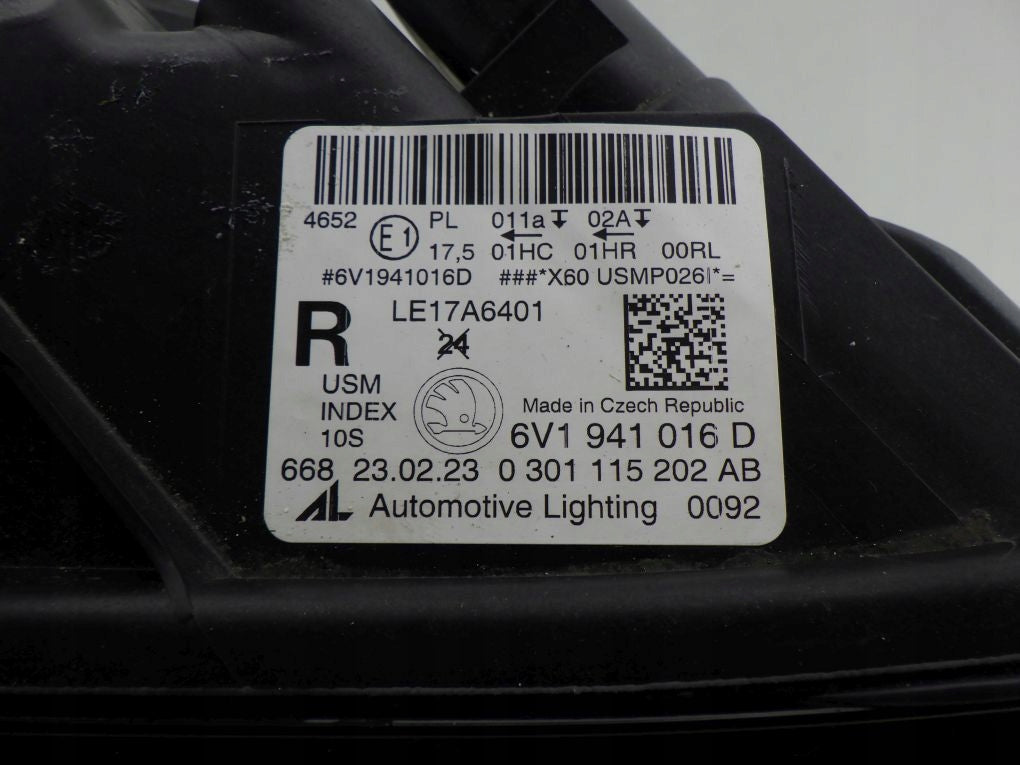 SKODA FABIA 3 III LIFT 6V1 18- Right Headlight