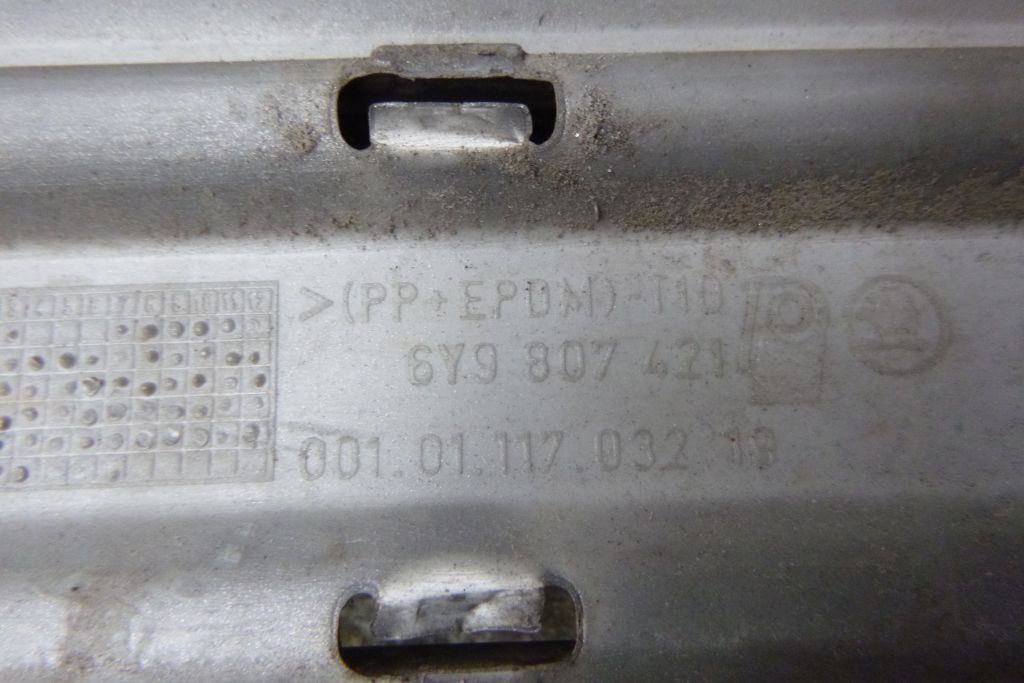 SKODA FABIA SEDAN KOMBI 99-07 Rear Bumper