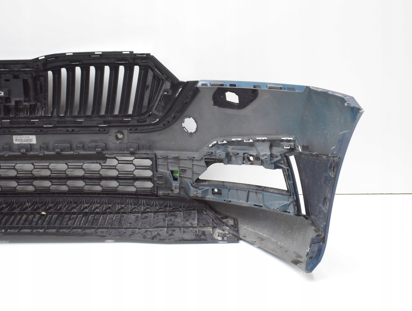 SKODA OCTAVIA IV 5E POHÄNDKAITSE ORIGINAAL + RESTID + ILUVÕRE