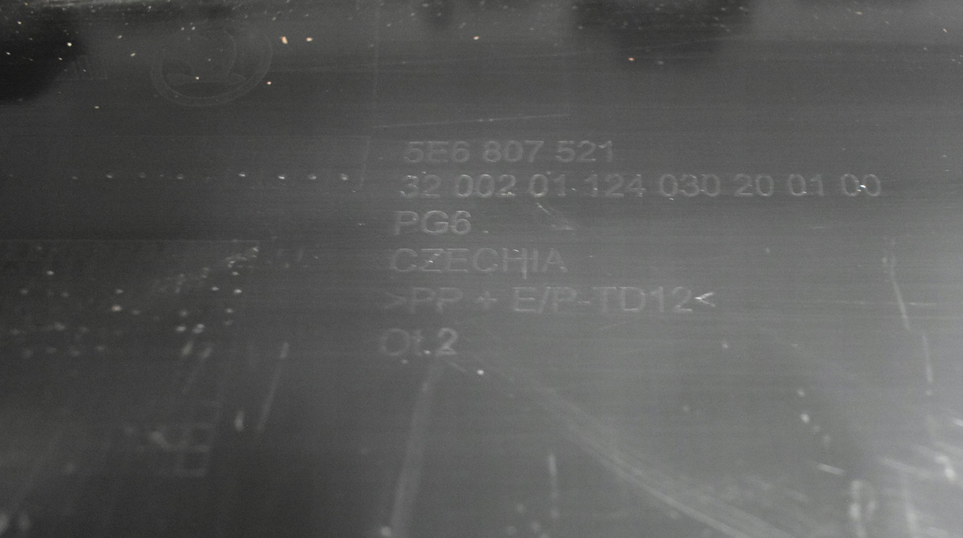 SKODA OCTAVIA IV 5E6 REAR BUMPER ORIGINAL SEDAN + BOTTOM