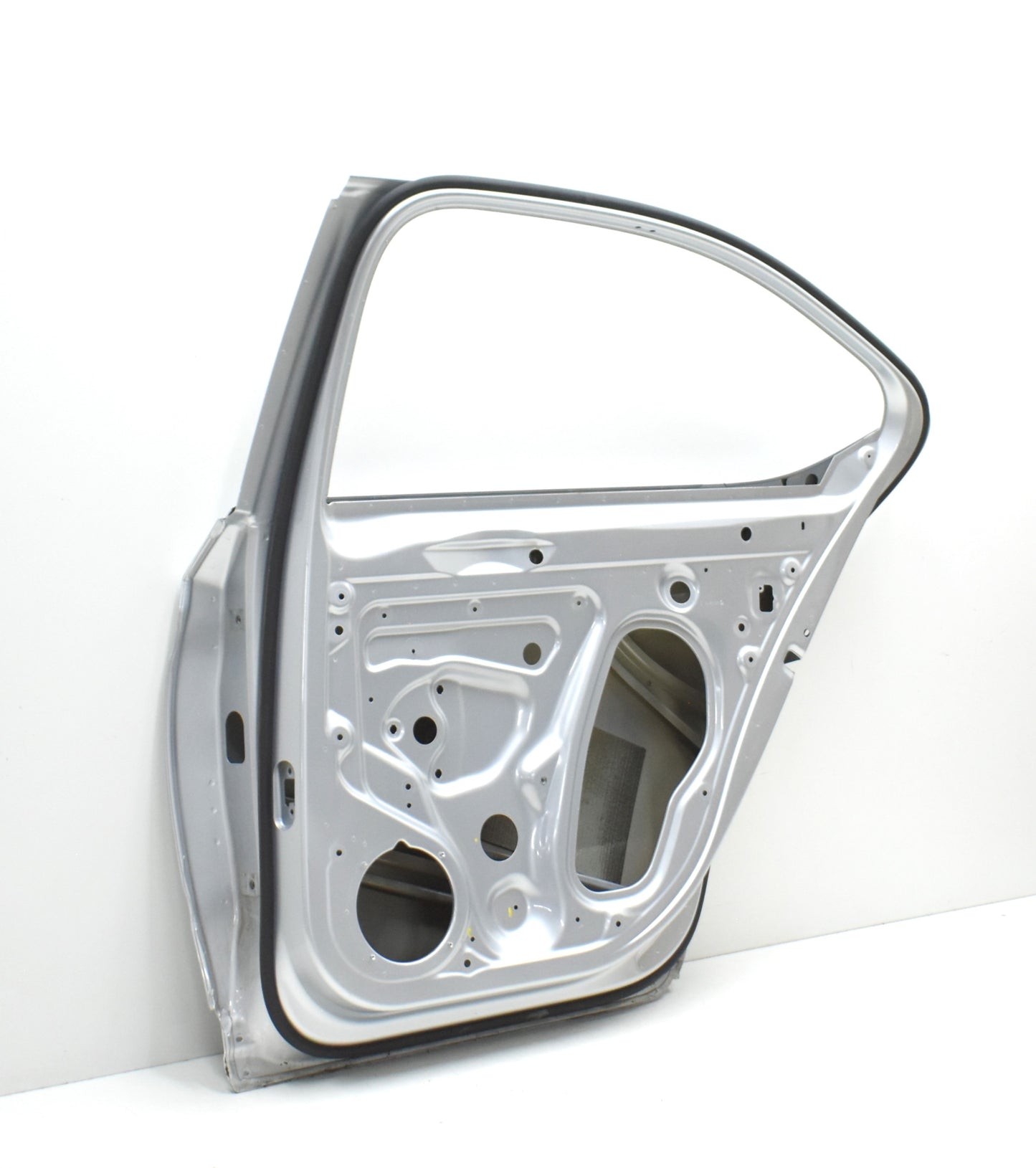 SKODA SUPERB III 3V5 RIGHT REAR DOOR HB SEDAN ORG