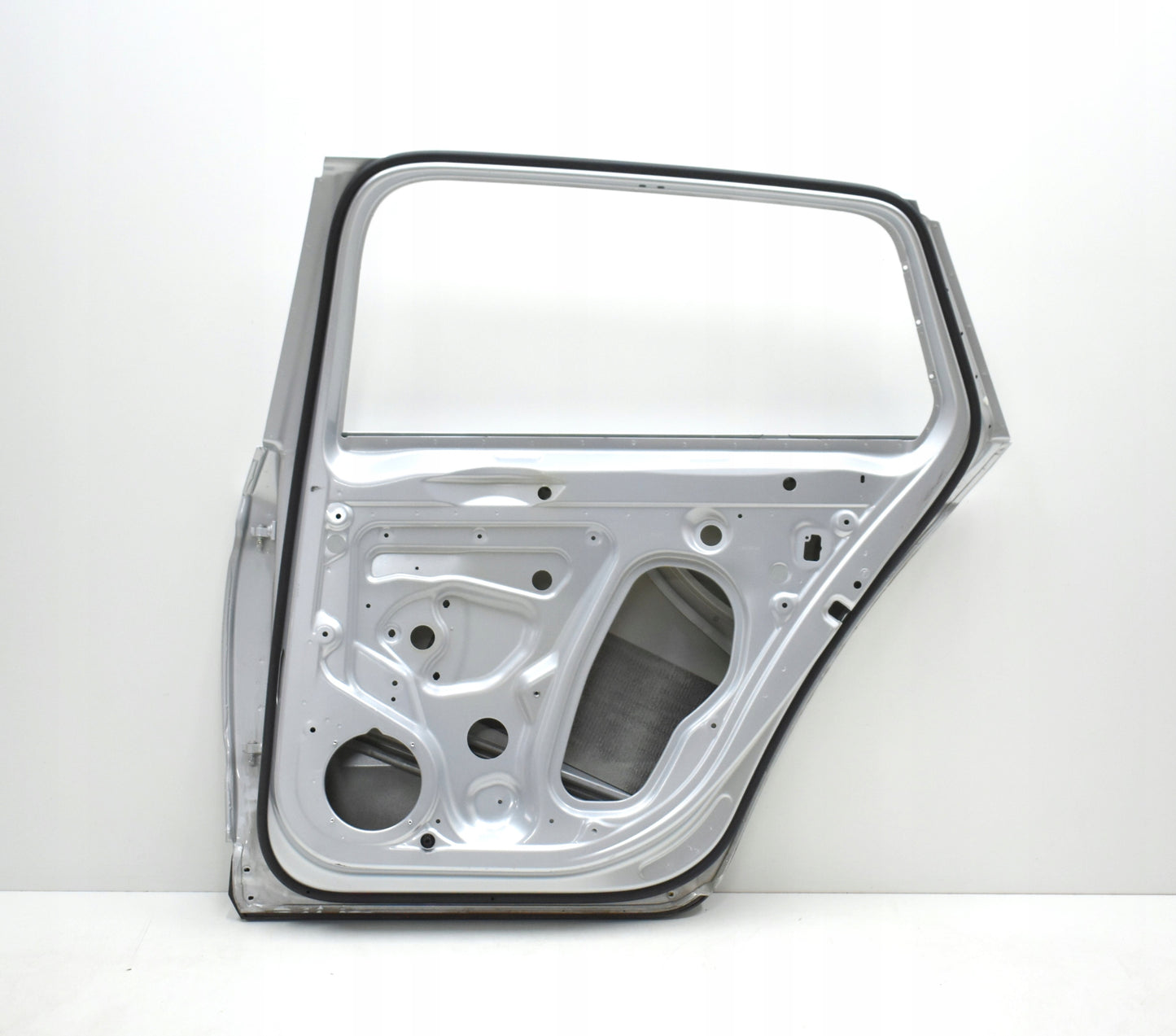 SKODA SUPERB III 3V9 RIGHT REAR DOOR ESTATE ORG