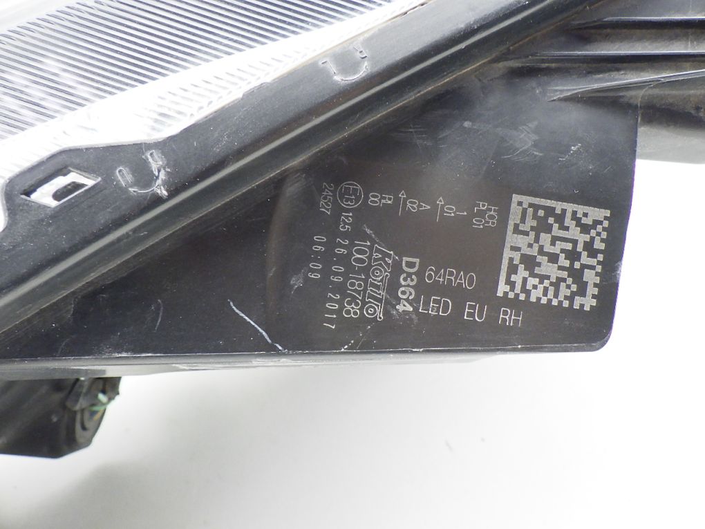 SUZUKI SX4 S-CROSS LIFT FULL LED 16- Right Headlight