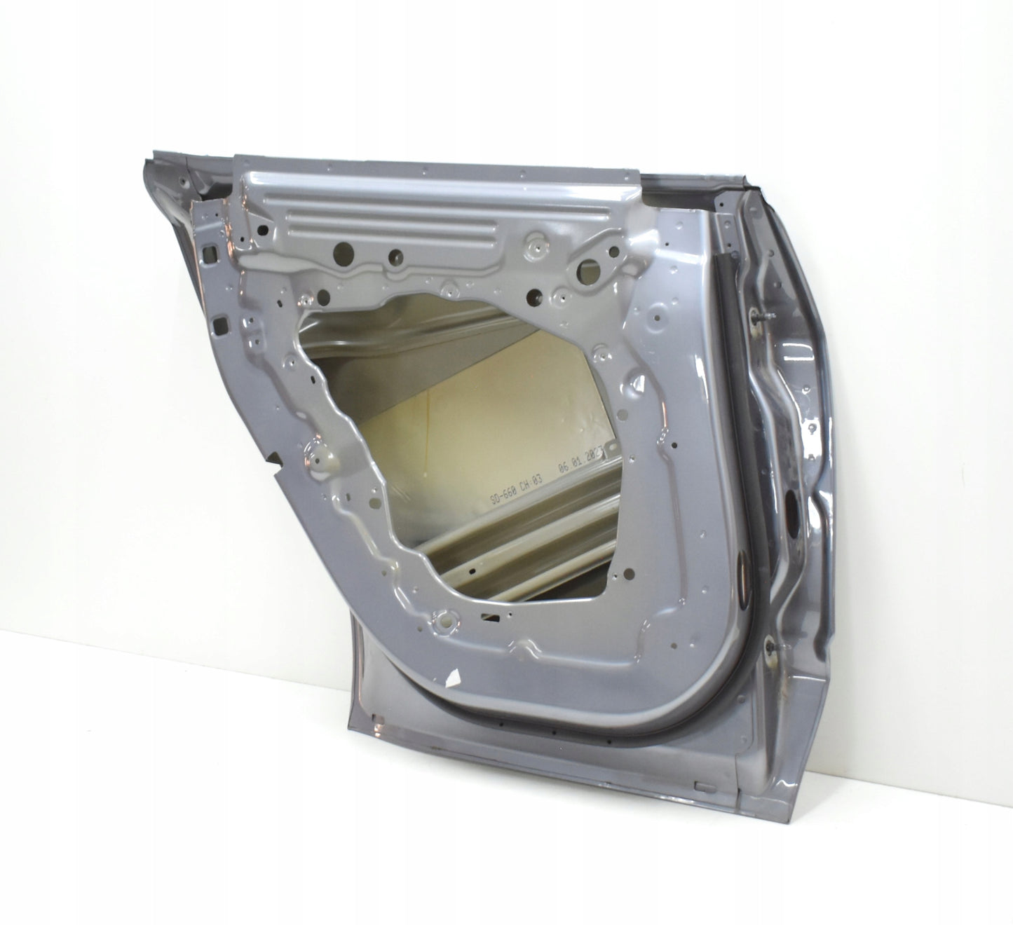 TESLA Y MODEL Y Kreiso Aizmugurējo Durvju Oriģināls