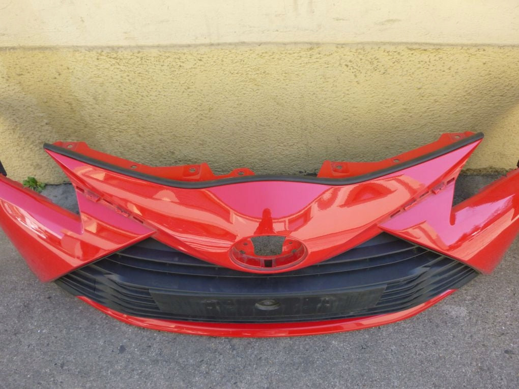 TOYOTA YARIS III LIFT IV 17- Front Bumper