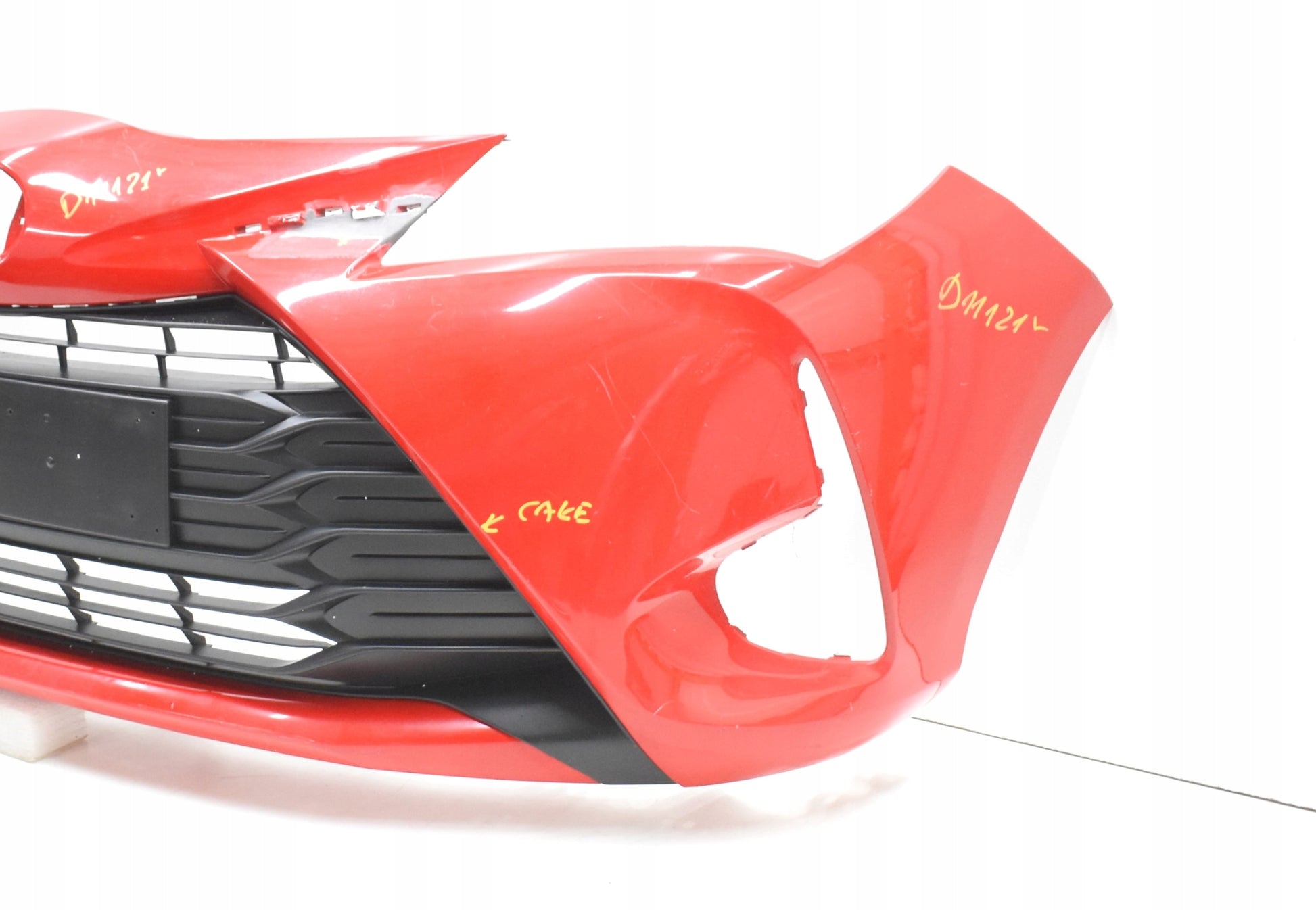 TOYOTA YARIS III LIFT FRONT BUMPER ORG + GRILLE