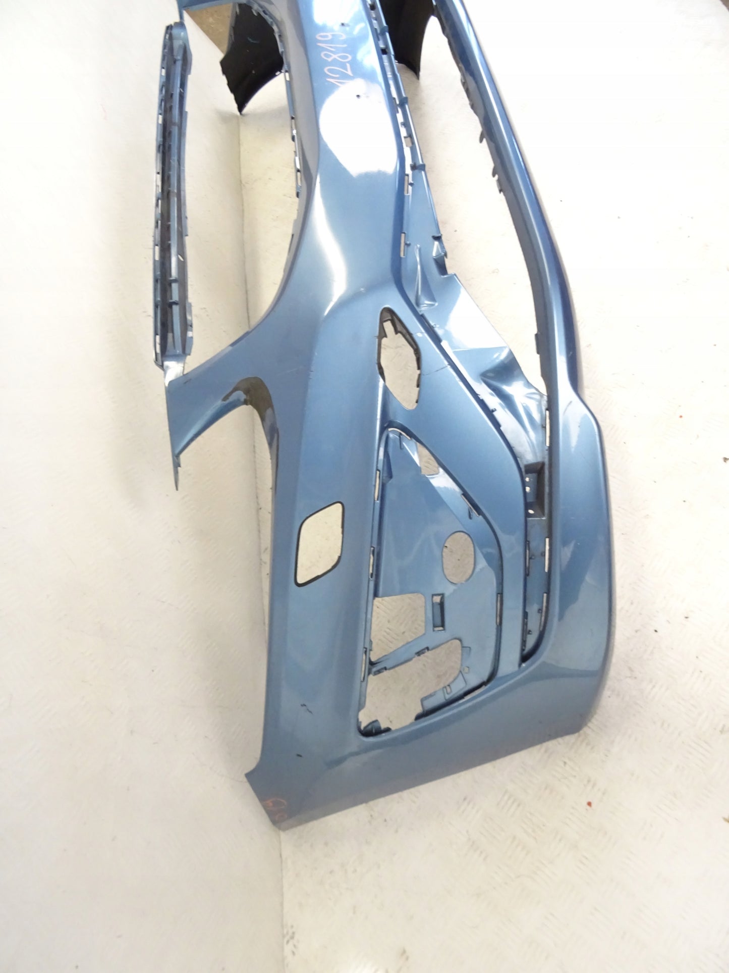 VOLVO XC60 LIFT R-DESIGN FRONT BUMPER