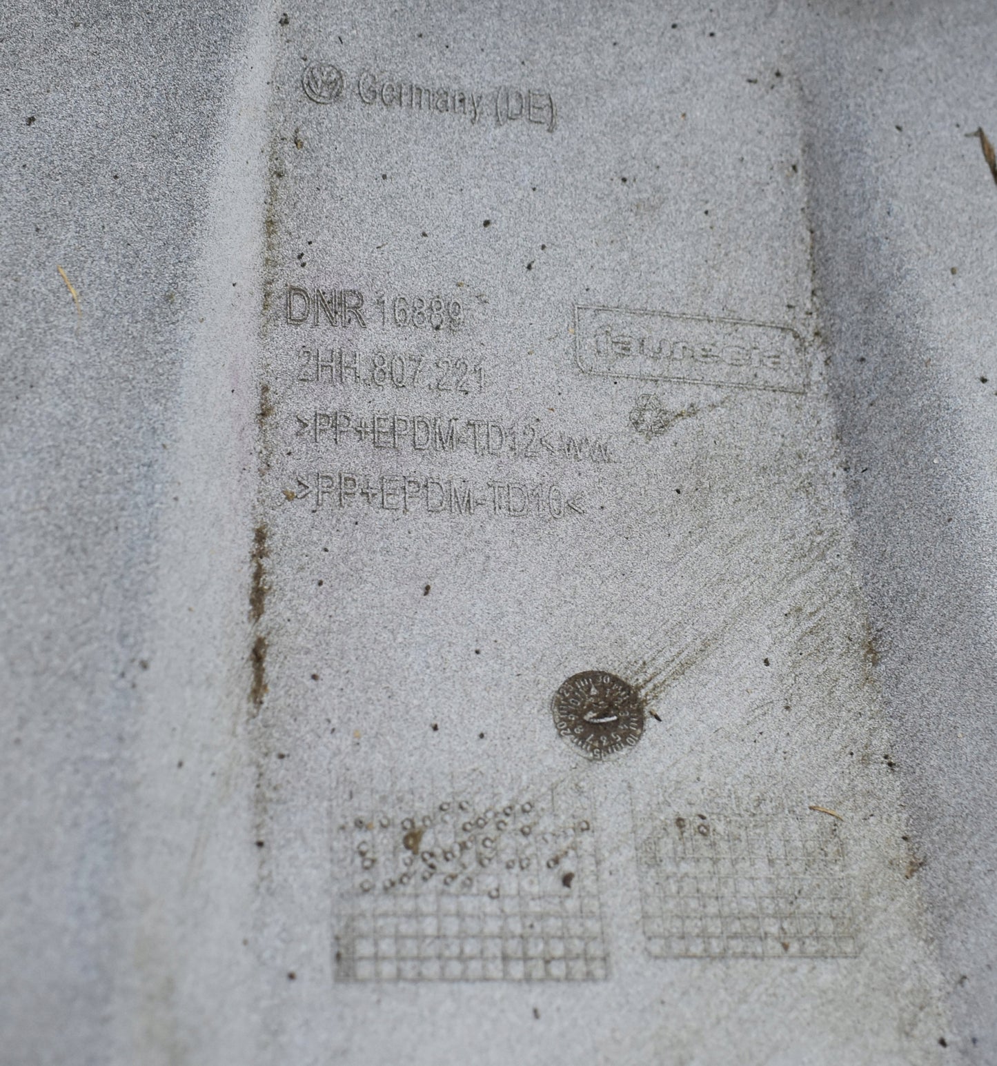 VW AMAROK 2H FRONT BUMPER ORG