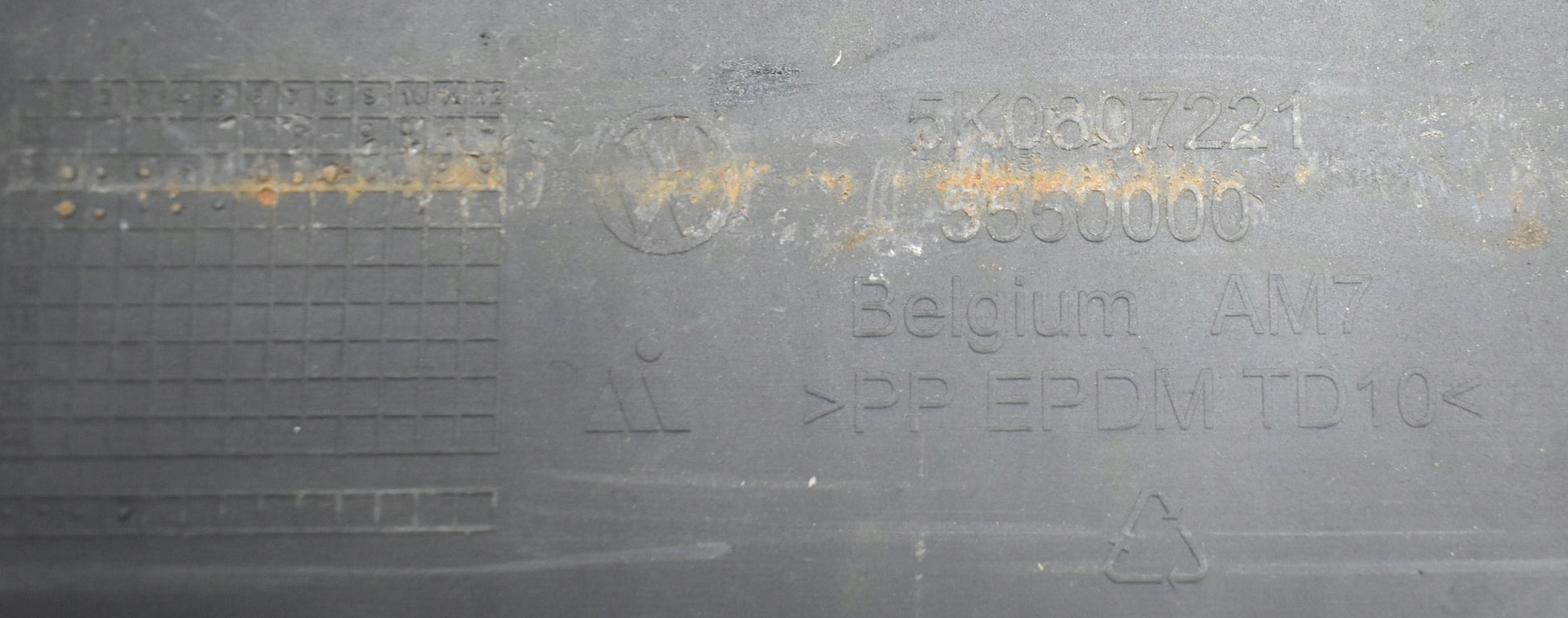 VW GOLF VI 5K0 FRONT BUMPER ORG + GRILLES