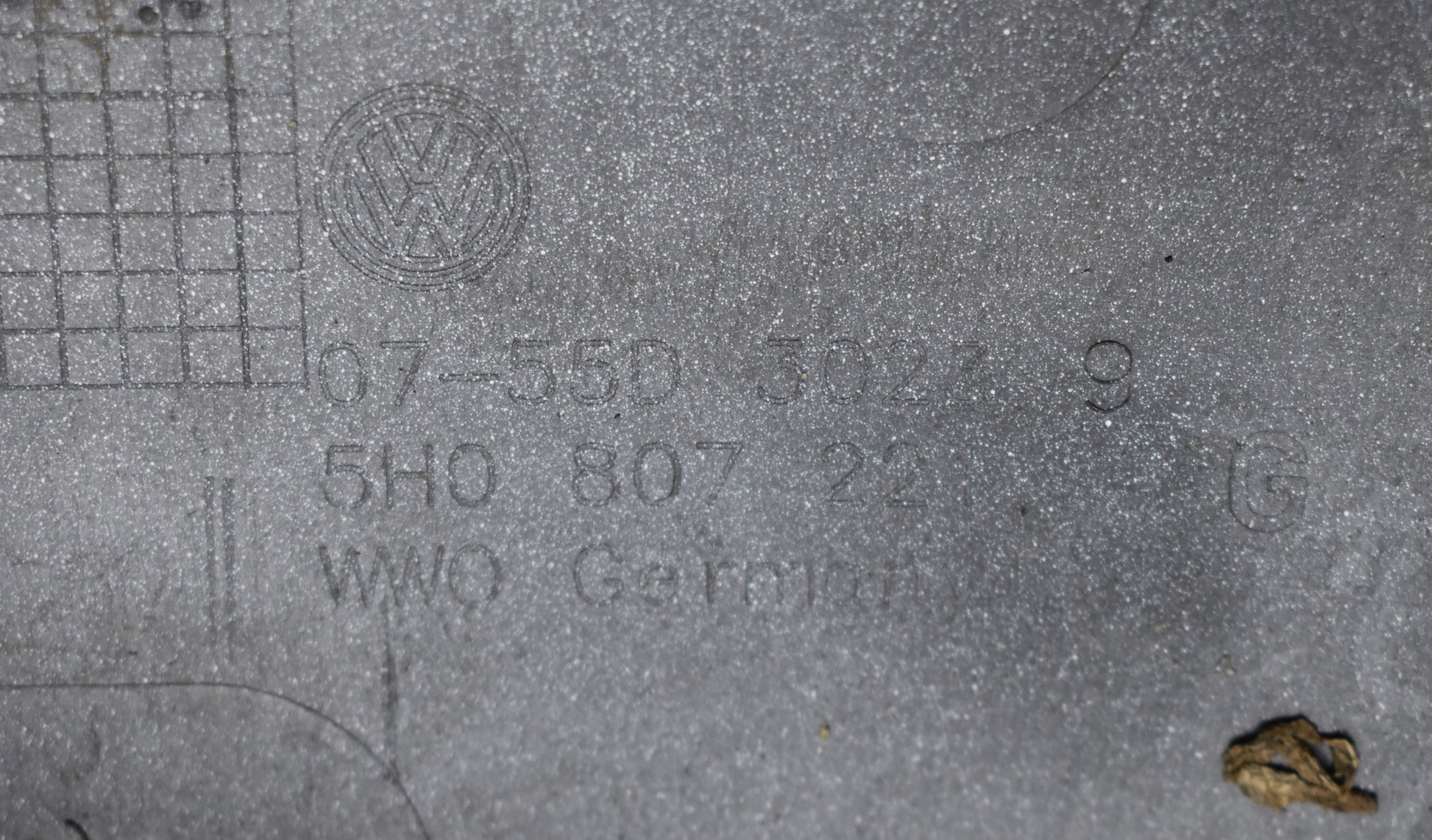 VW GOLF VIII 5H0 R LINE Front Bumper Original + Lower Section