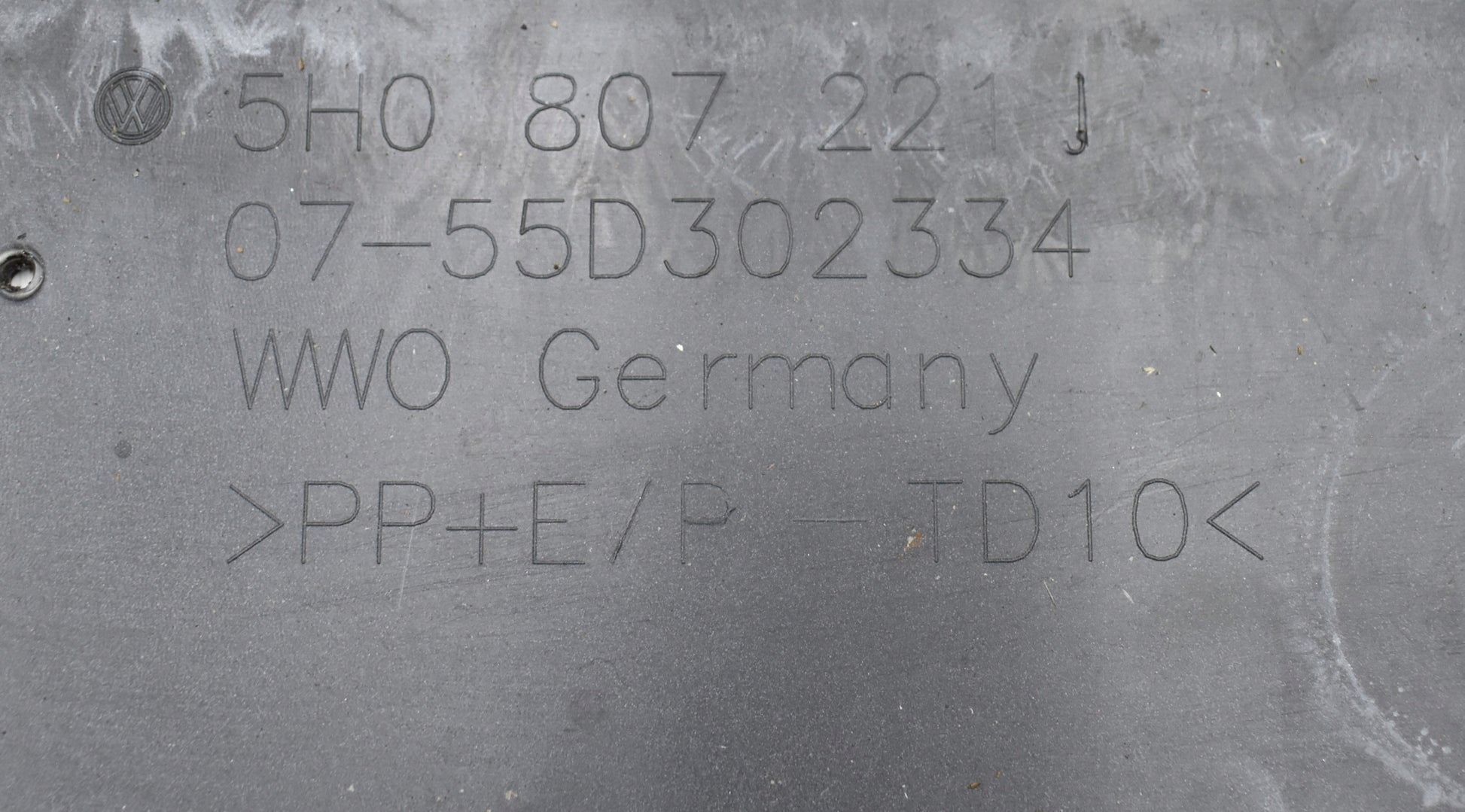 VW GOLF VIII 5H0 FRONT BUMPER ORG