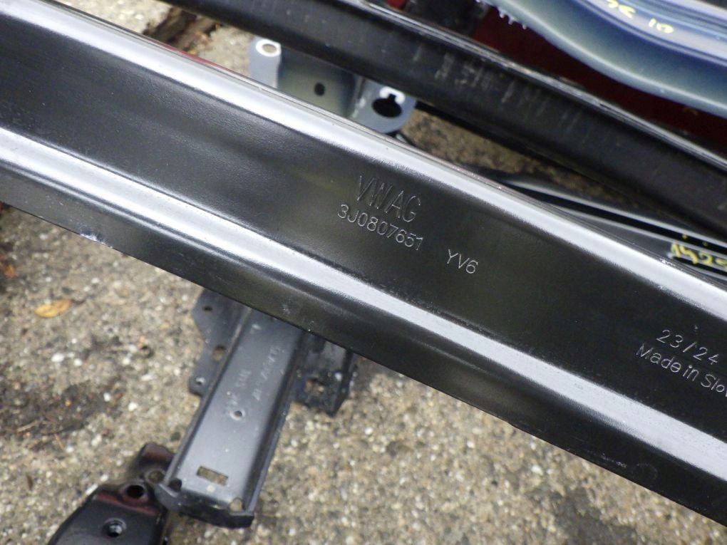 VW PASSAT B9 3J0 SUPERB IV 2023- Front Bumper Reinforcement Beam