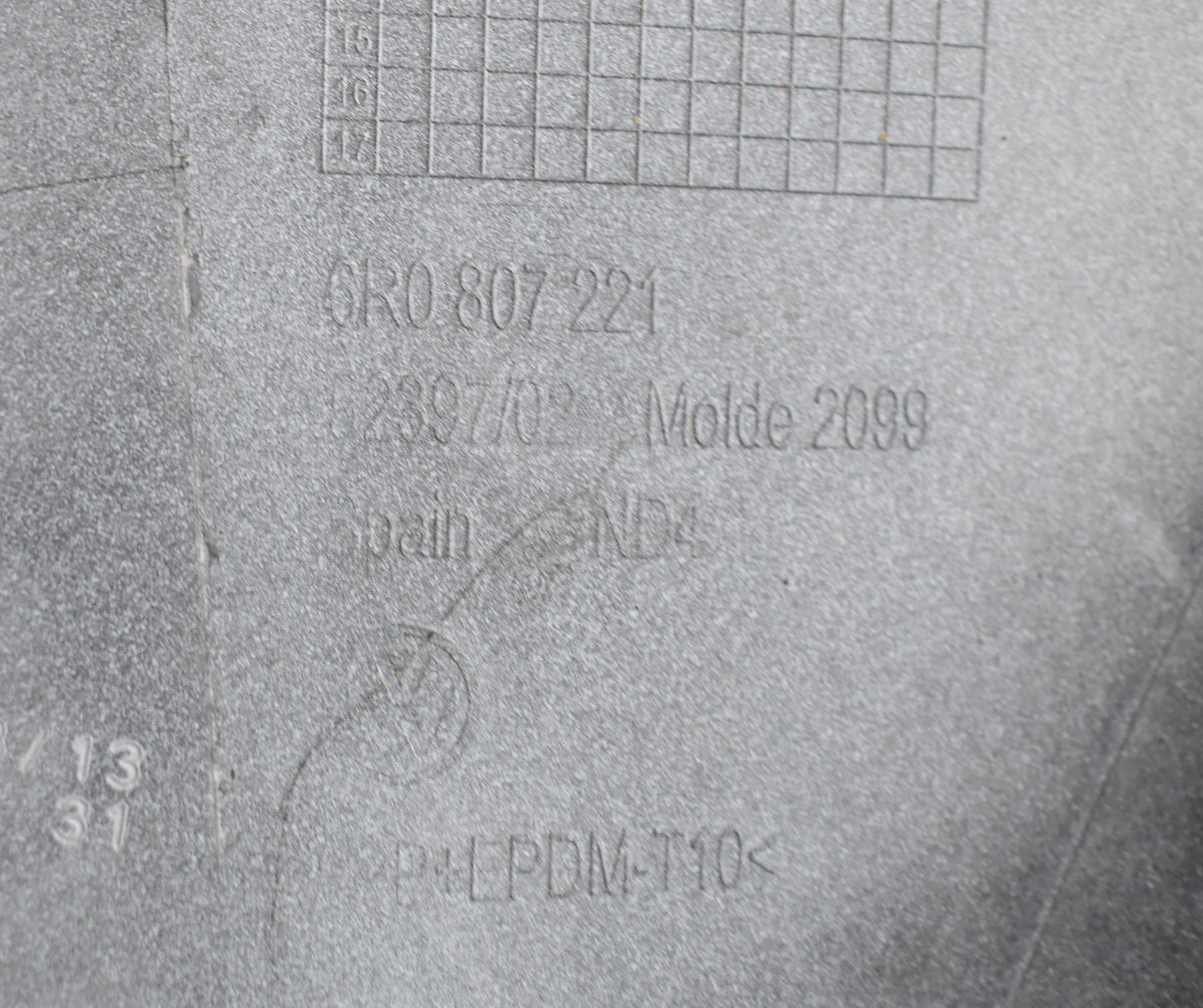 VW POLO 6R FRONT BUMPER ORG + GRILLES + FOG LIGHTS