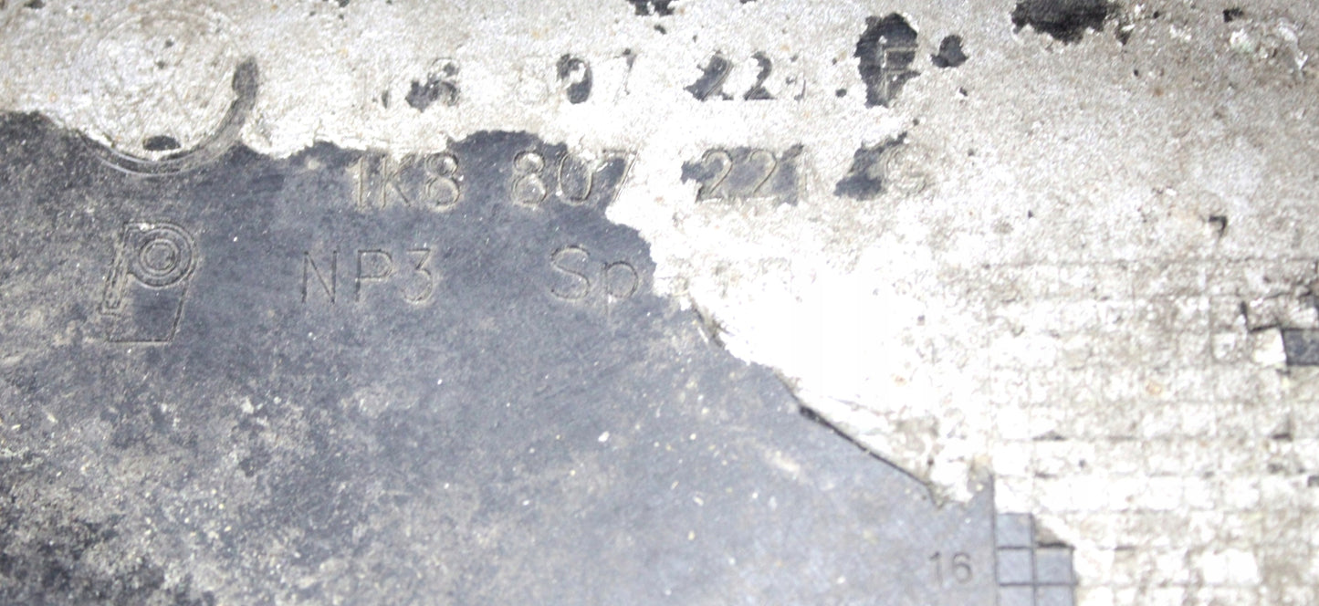 VW SCIROCCO 1K8 FRONT BUMPER ORIGINAL + GRILLE