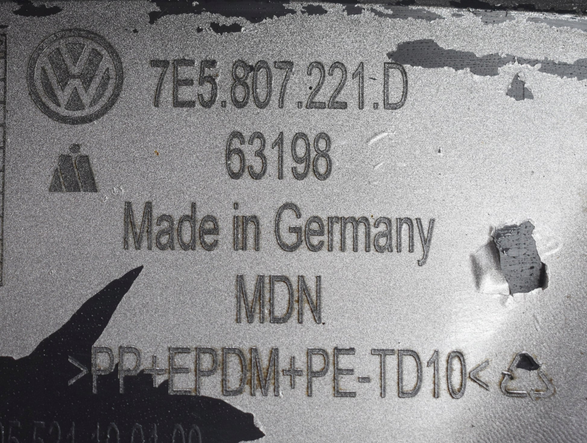 VW T6 MULTIVAN 7E5 FRONT BUMPER NICE ORG