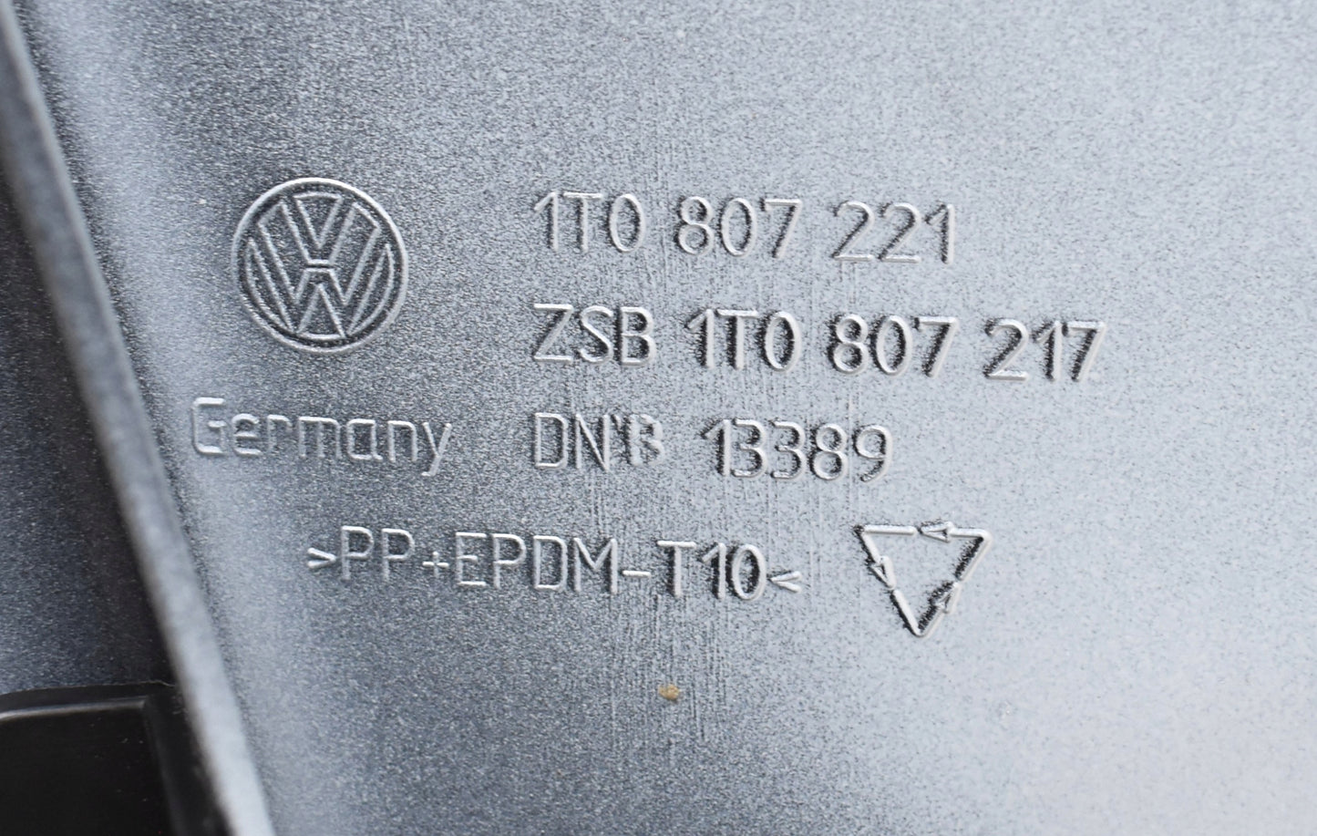 VW TOURAN 1T0 FRONT BUMPER ORG NEW 03-06