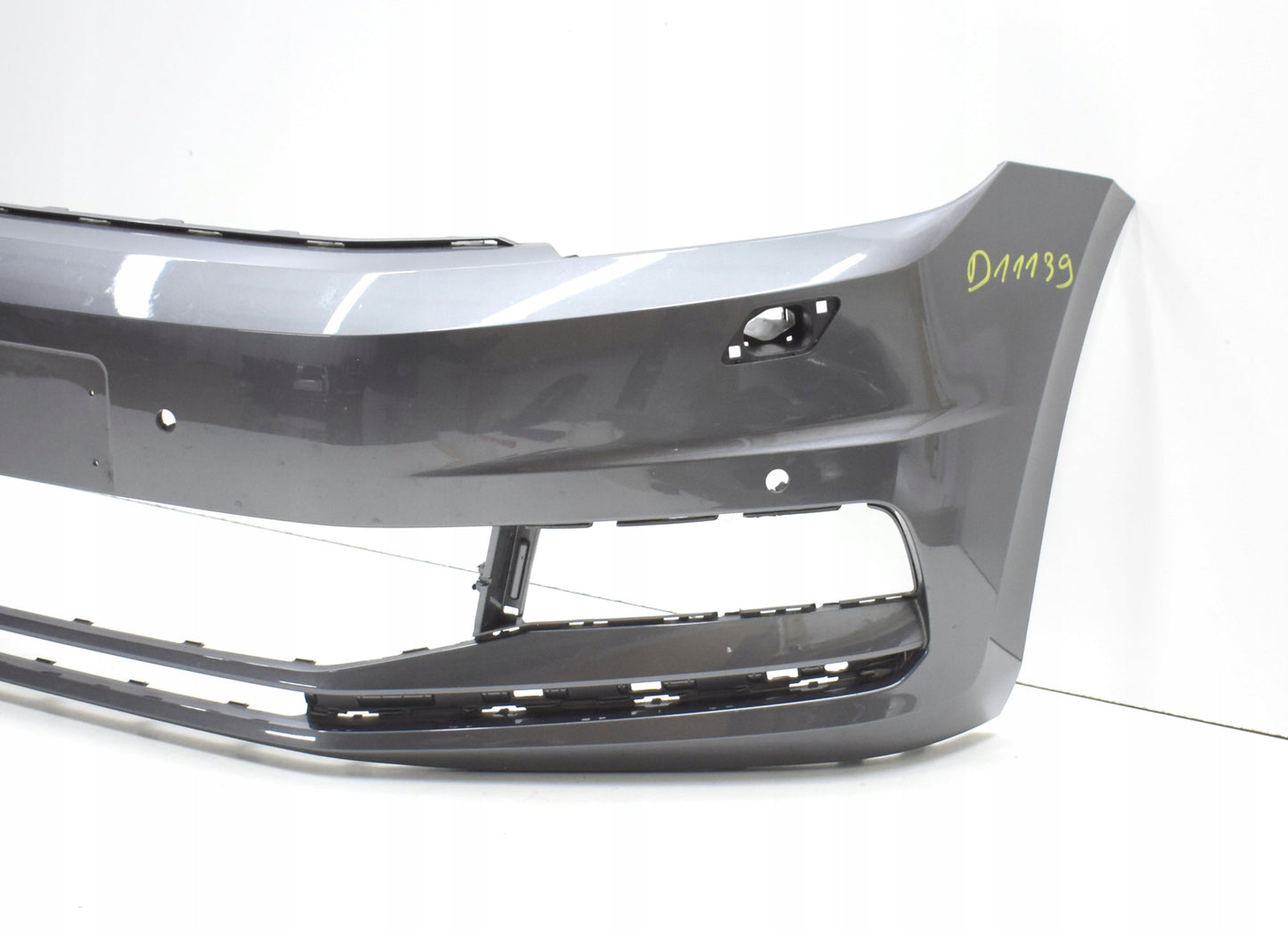 VW TOURAN III 5TA FRONT BUMPER ORG