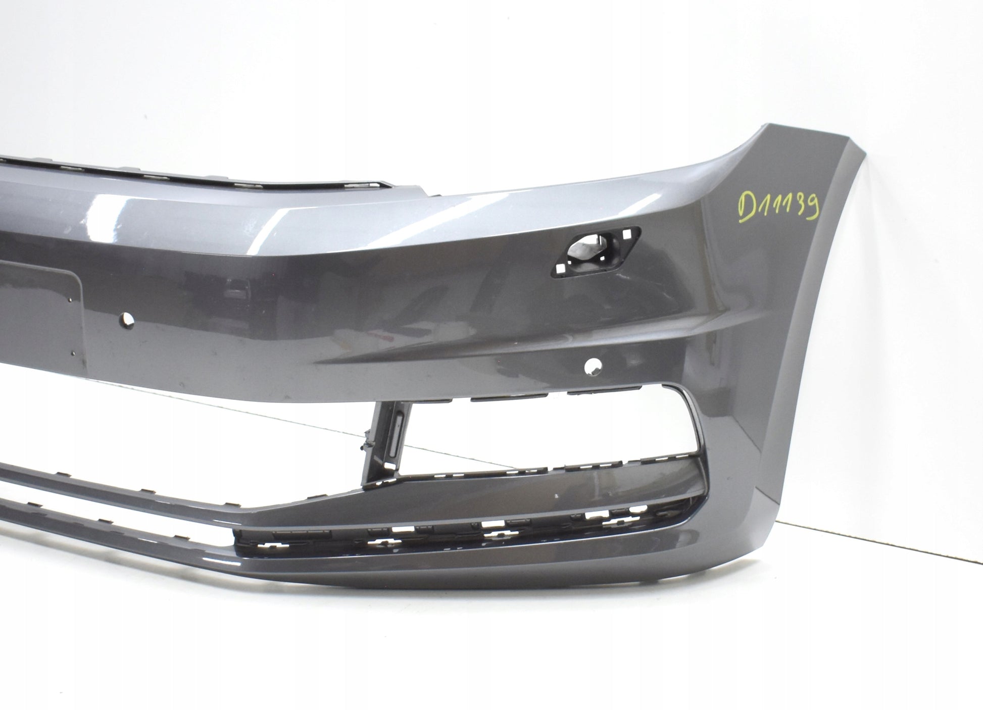 VW TOURAN III 5TA FRONT BUMPER ORG